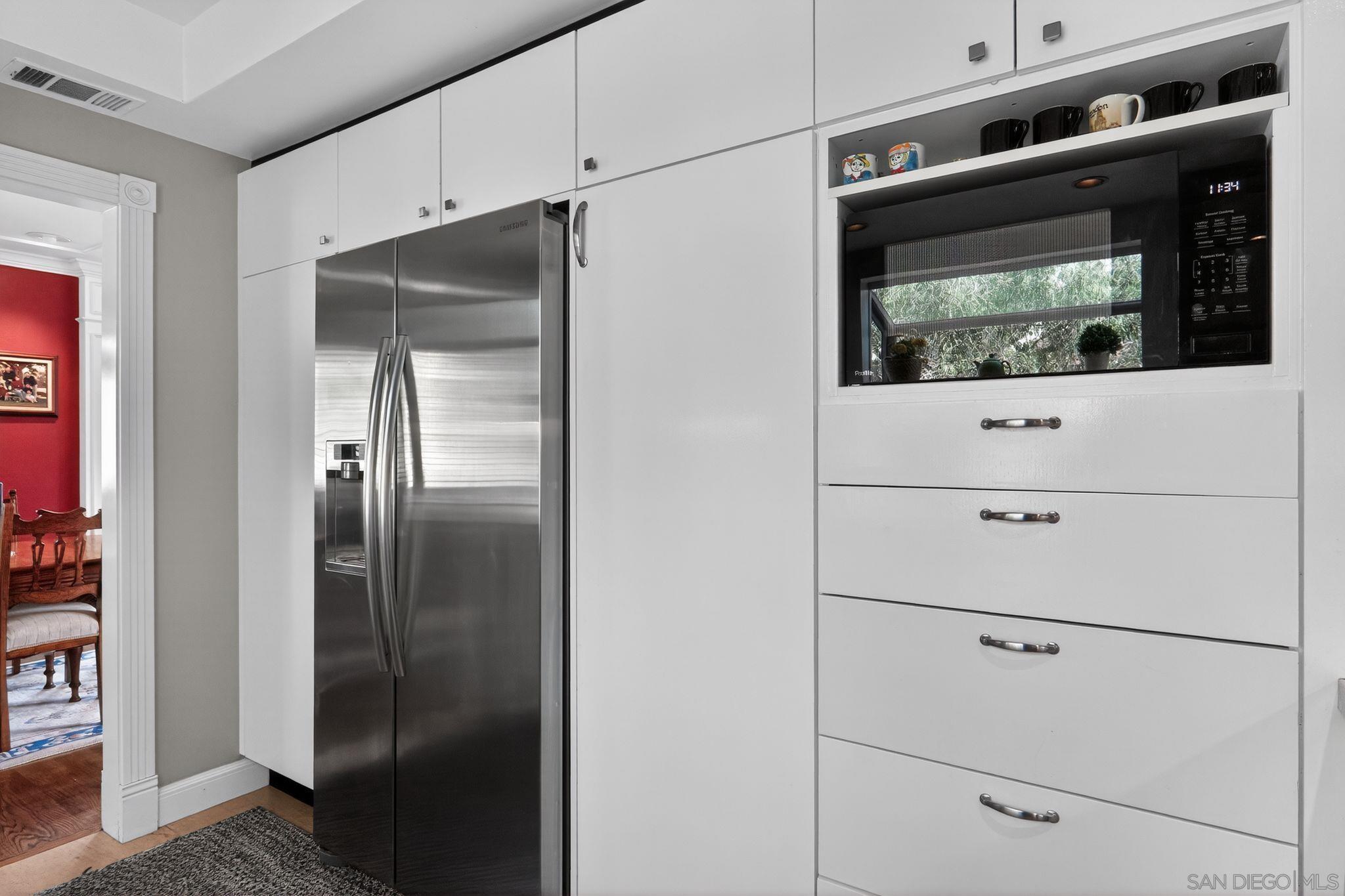 Detail Gallery Image 13 of 33 For 4324  Caminito De La Escena, San Diego,  CA 92108 - 4 Beds | 3 Baths