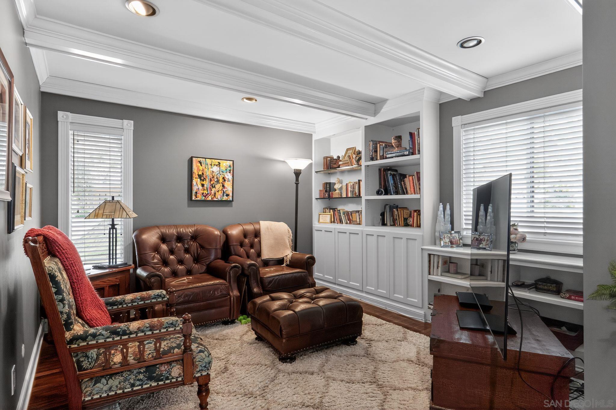 Detail Gallery Image 15 of 33 For 4324  Caminito De La Escena, San Diego,  CA 92108 - 4 Beds | 3 Baths