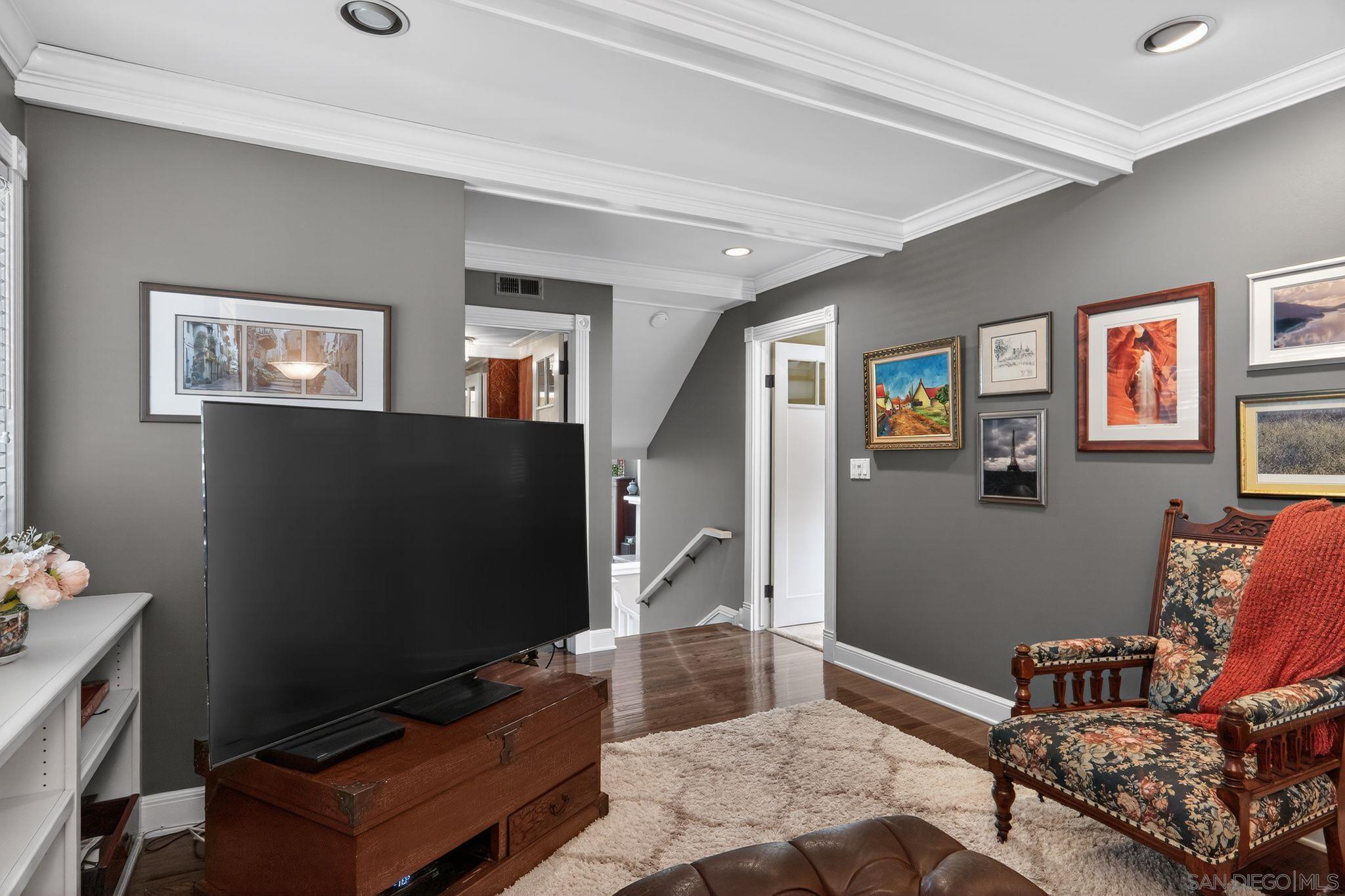 Detail Gallery Image 16 of 33 For 4324  Caminito De La Escena, San Diego,  CA 92108 - 4 Beds | 3 Baths