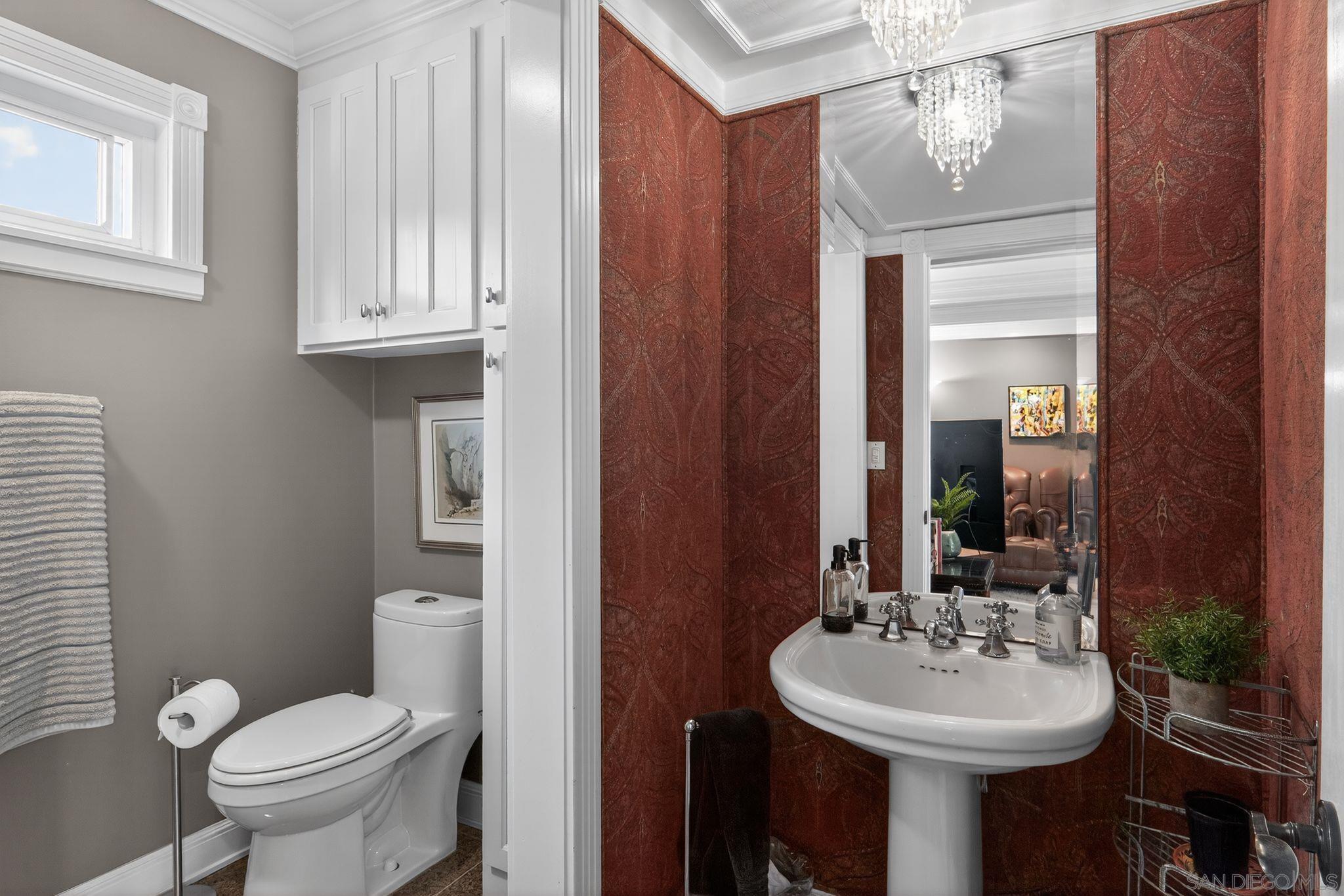 Detail Gallery Image 27 of 33 For 4324  Caminito De La Escena, San Diego,  CA 92108 - 4 Beds | 3 Baths