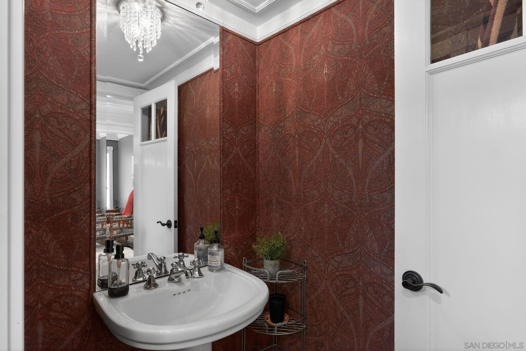 Detail Gallery Image 28 of 33 For 4324  Caminito De La Escena, San Diego,  CA 92108 - 4 Beds | 3 Baths