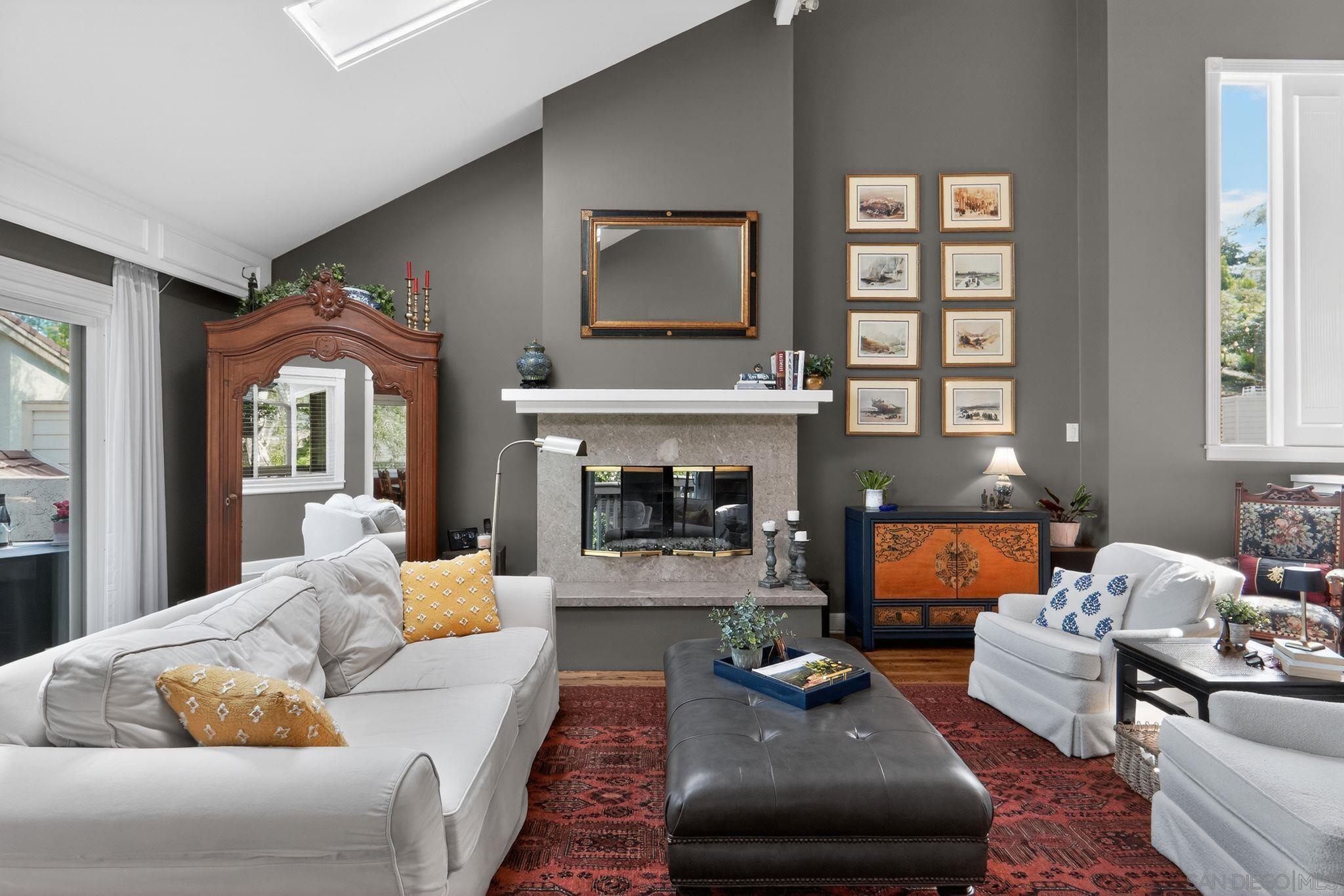 Detail Gallery Image 4 of 33 For 4324  Caminito De La Escena, San Diego,  CA 92108 - 4 Beds | 3 Baths