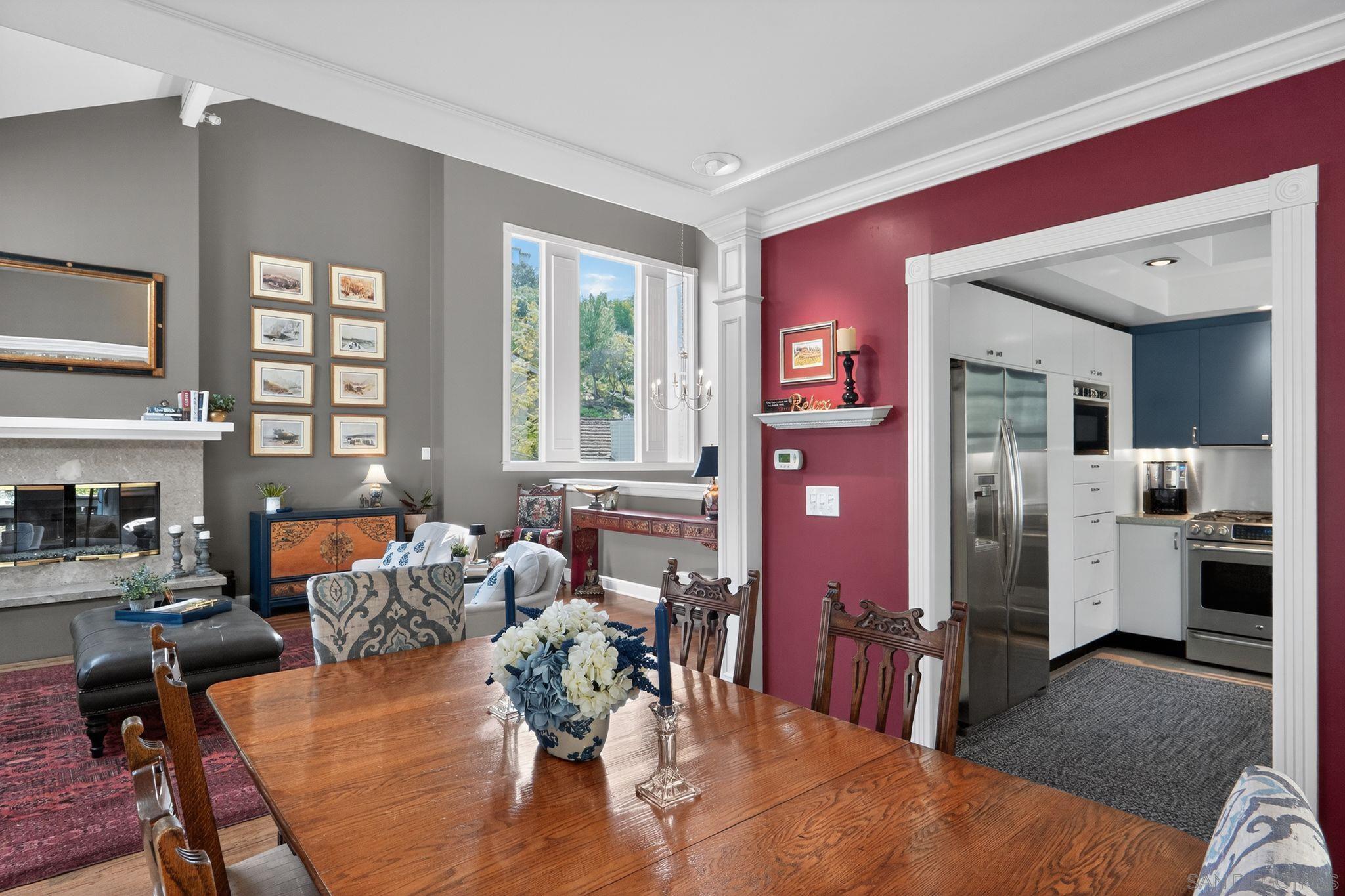 Detail Gallery Image 10 of 33 For 4324  Caminito De La Escena, San Diego,  CA 92108 - 4 Beds | 3 Baths