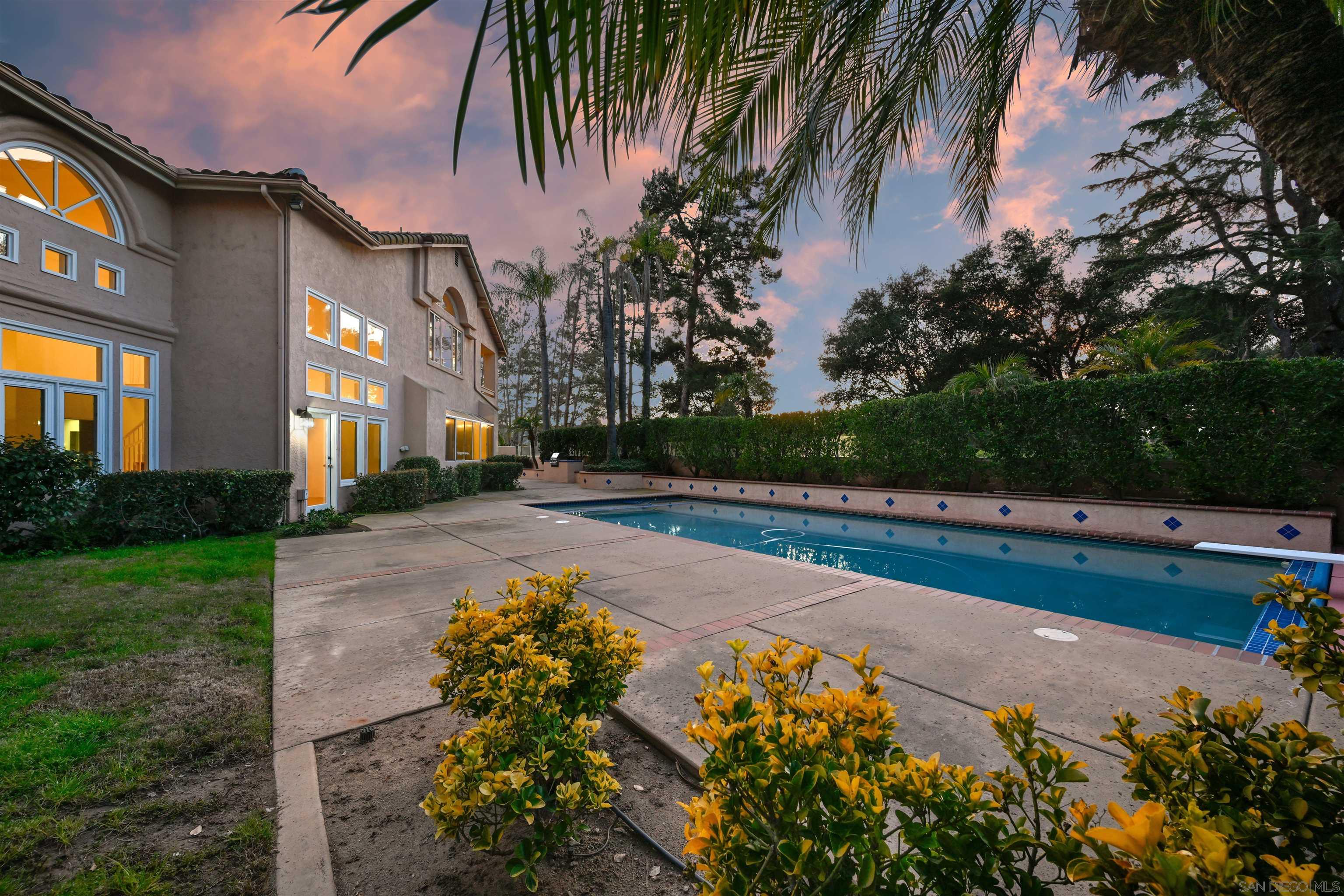 Detail Gallery Image 2 of 53 For 516  Camino Bailen, Escondido,  CA 92029 - 5 Beds | 4/1 Baths