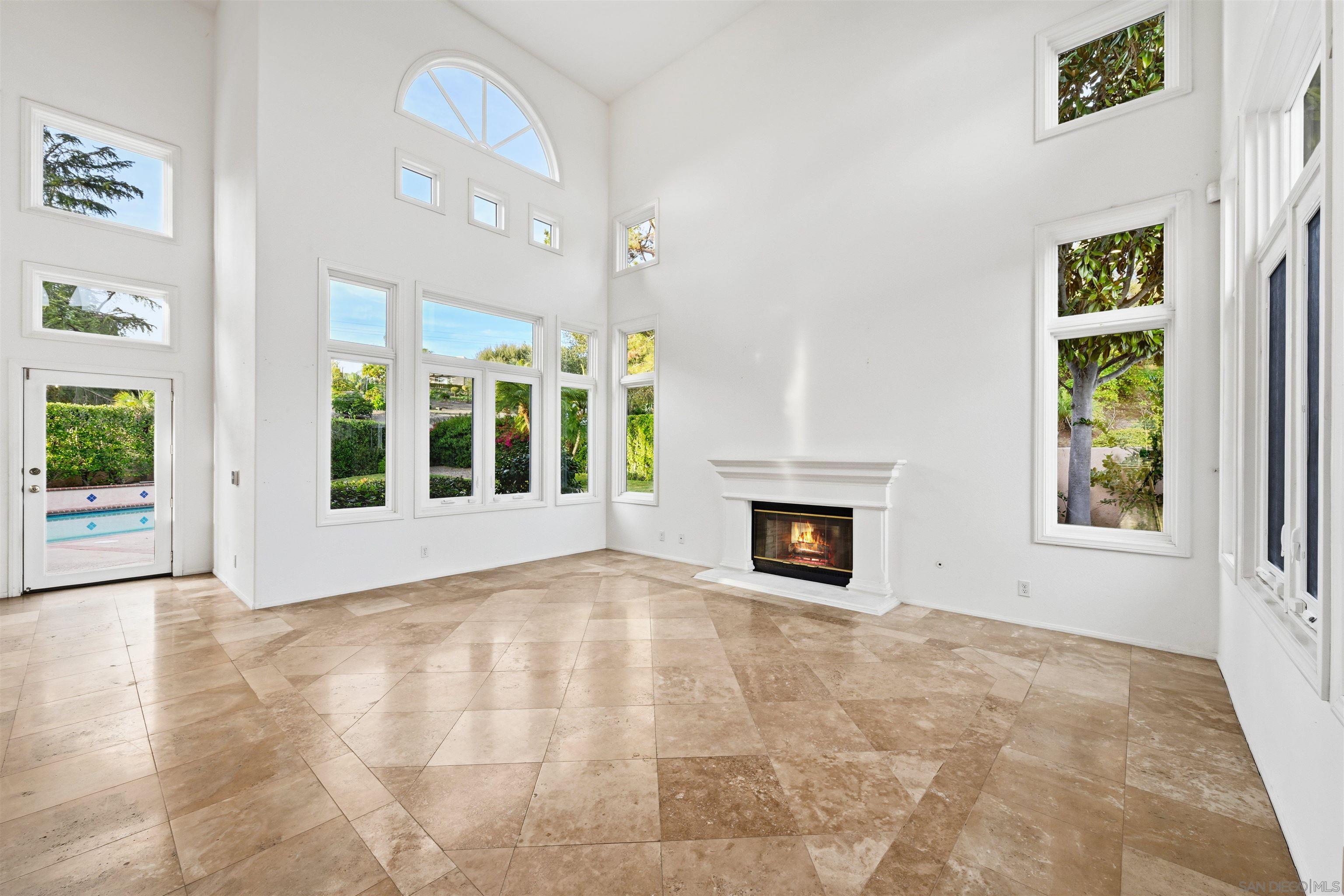 Detail Gallery Image 14 of 53 For 516  Camino Bailen, Escondido,  CA 92029 - 5 Beds | 4/1 Baths