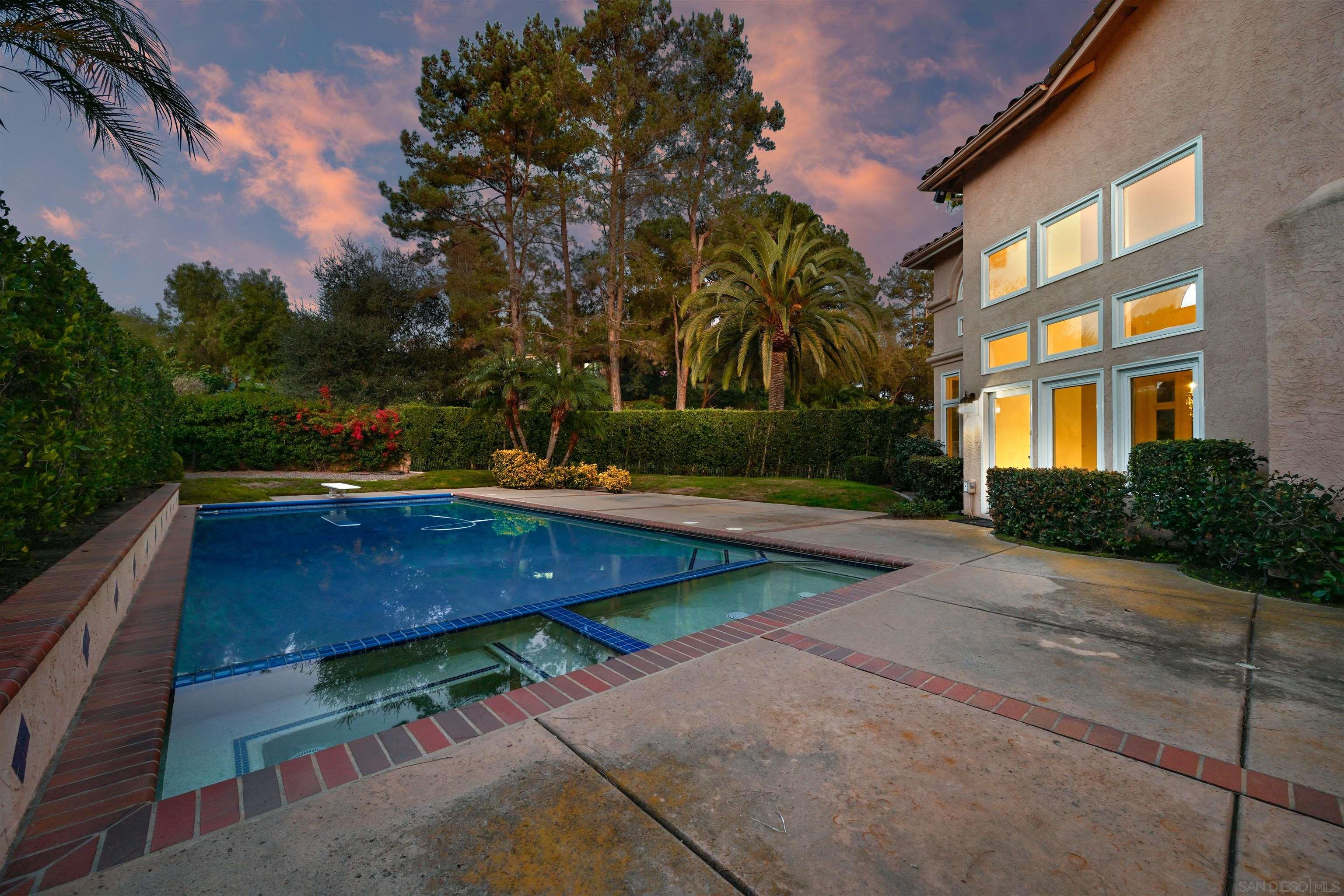 Detail Gallery Image 3 of 53 For 516  Camino Bailen, Escondido,  CA 92029 - 5 Beds | 4/1 Baths