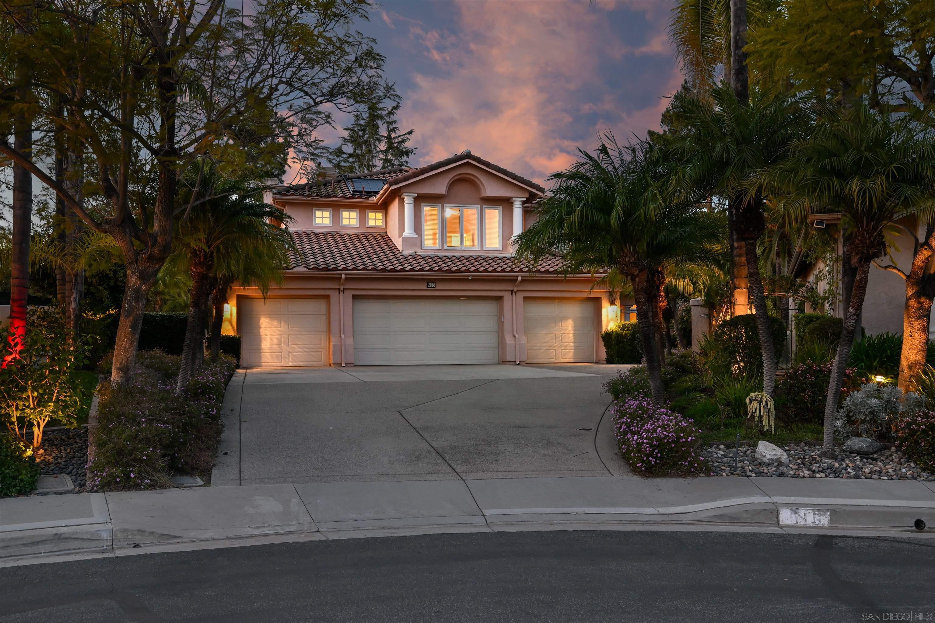 Detail Gallery Image 4 of 53 For 516  Camino Bailen, Escondido,  CA 92029 - 5 Beds | 4/1 Baths