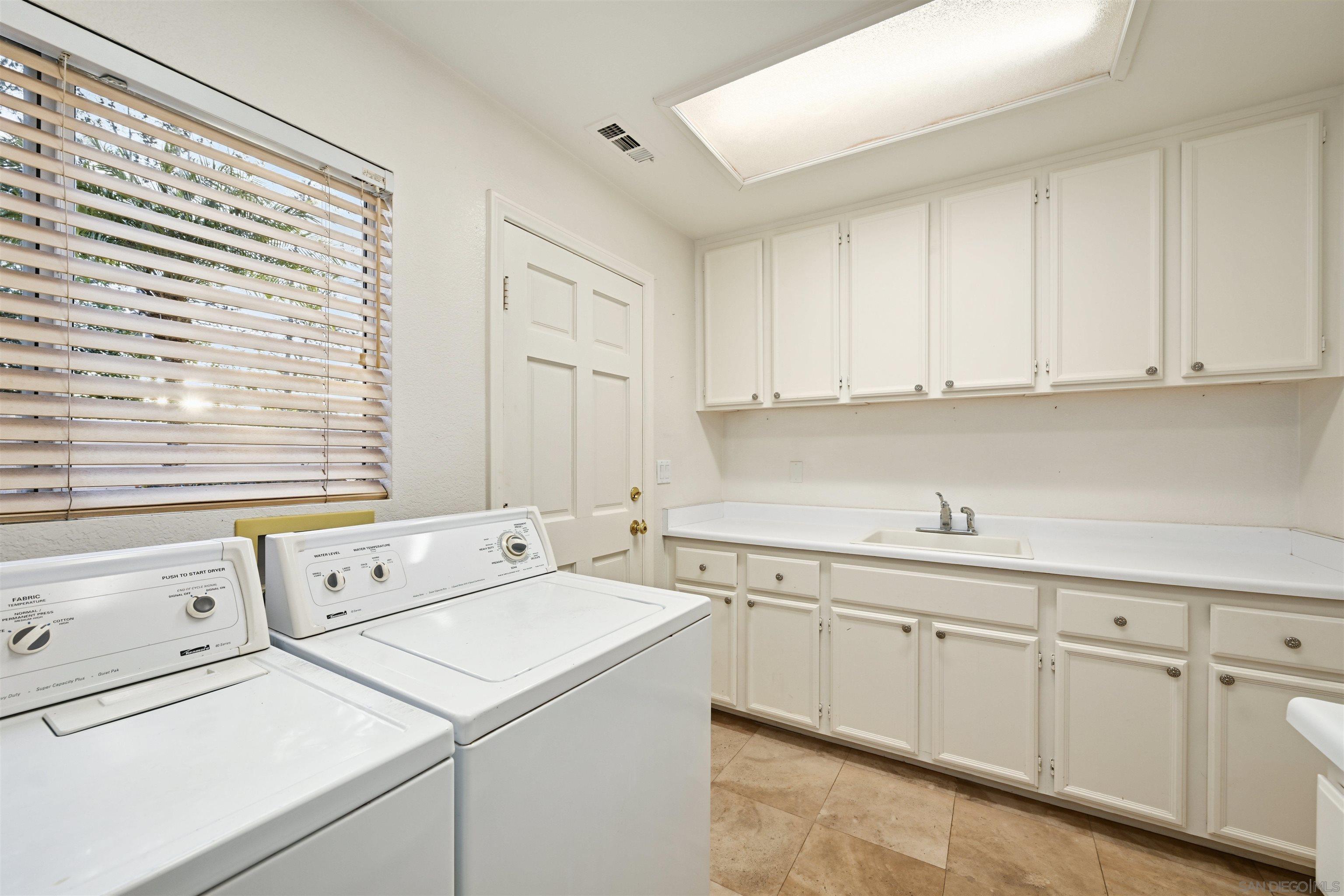 Detail Gallery Image 40 of 53 For 516  Camino Bailen, Escondido,  CA 92029 - 5 Beds | 4/1 Baths