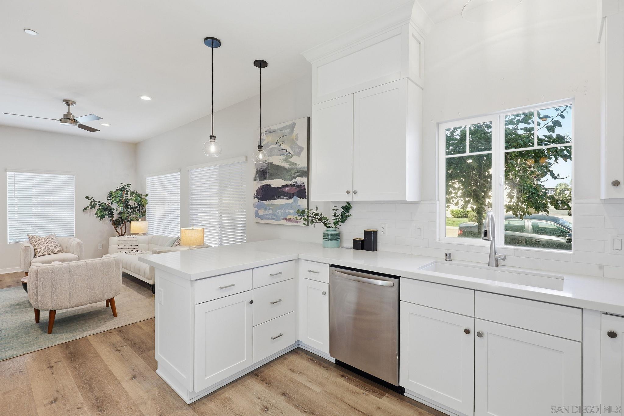 Detail Gallery Image 12 of 61 For 1341  Holly Ave, Imperial Beach,  CA 91932 - 3 Beds | 2/1 Baths