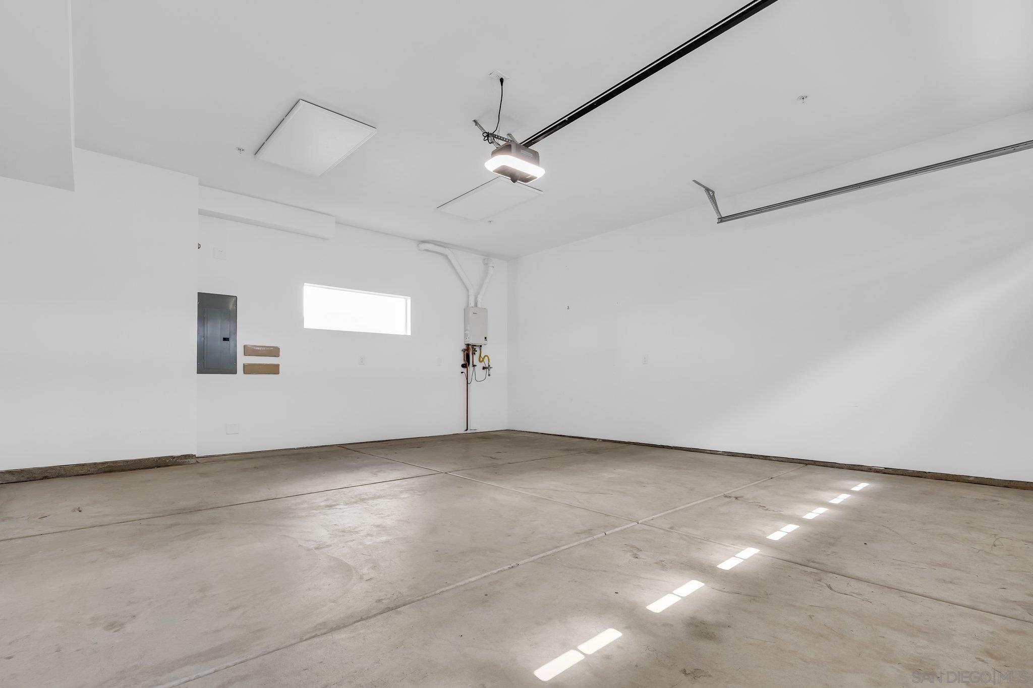 Detail Gallery Image 54 of 61 For 1341  Holly Ave, Imperial Beach,  CA 91932 - 3 Beds | 2/1 Baths