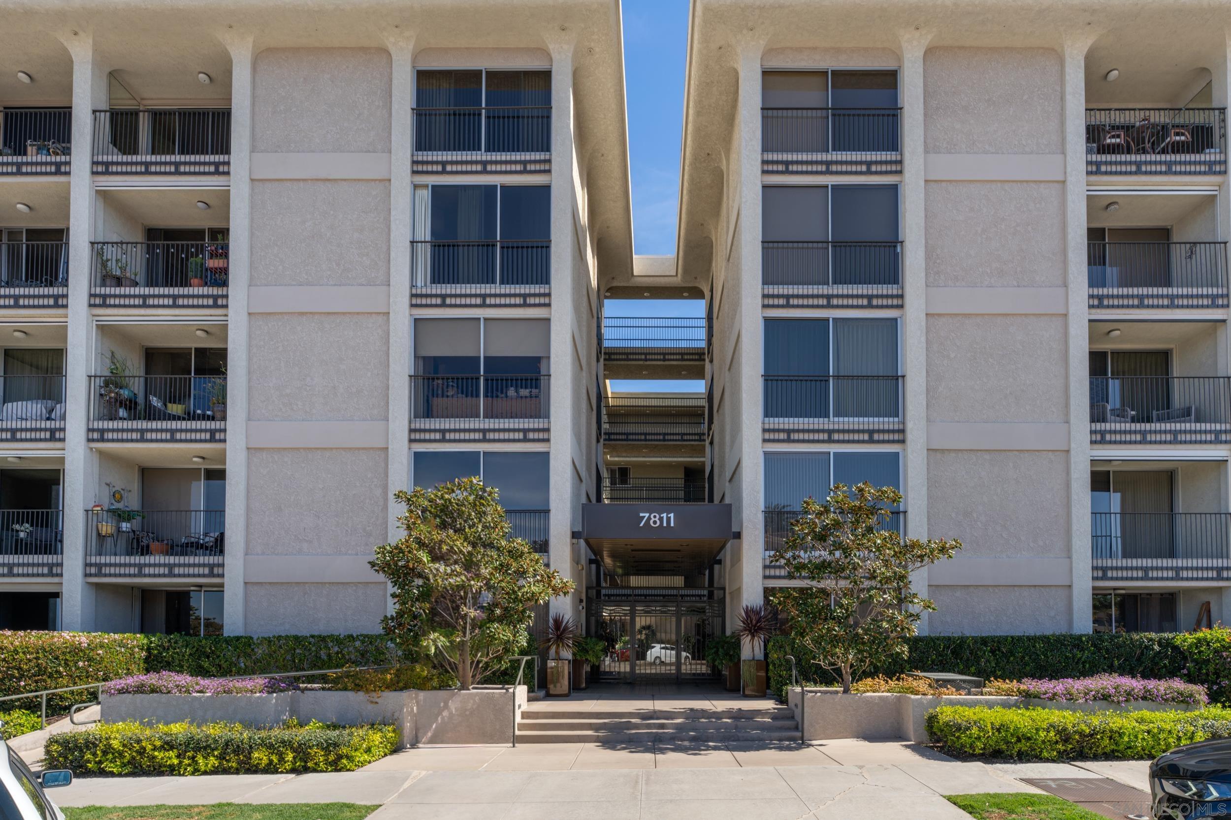 Detail Gallery Image 2 of 32 For 7811  Eads Avenue  #206,  La Jolla,  CA 92037 - 1 Beds | 1 Baths