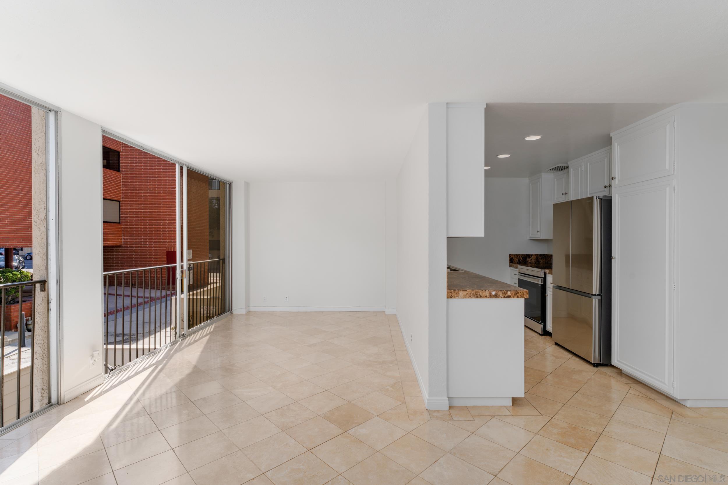 Detail Gallery Image 6 of 32 For 7811  Eads Avenue  #206,  La Jolla,  CA 92037 - 1 Beds | 1 Baths