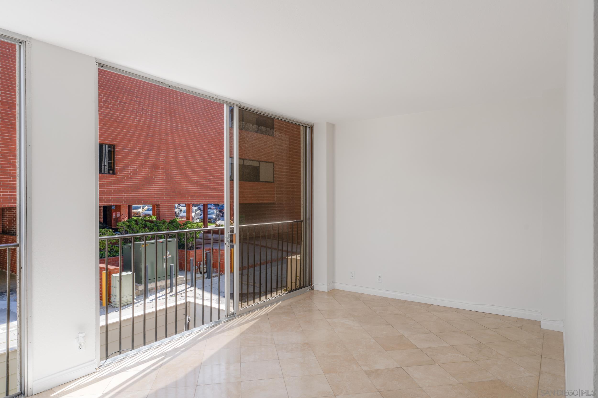 Detail Gallery Image 8 of 32 For 7811  Eads Avenue  #206,  La Jolla,  CA 92037 - 1 Beds | 1 Baths