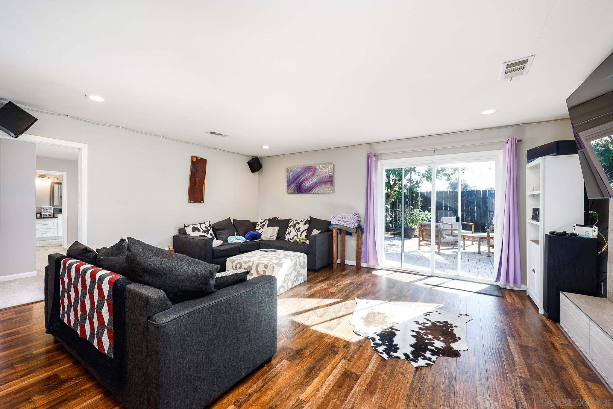 Detail Gallery Image 12 of 35 For 5051  Canosa Ave, San Diego,  CA 92117 - 4 Beds | 2 Baths