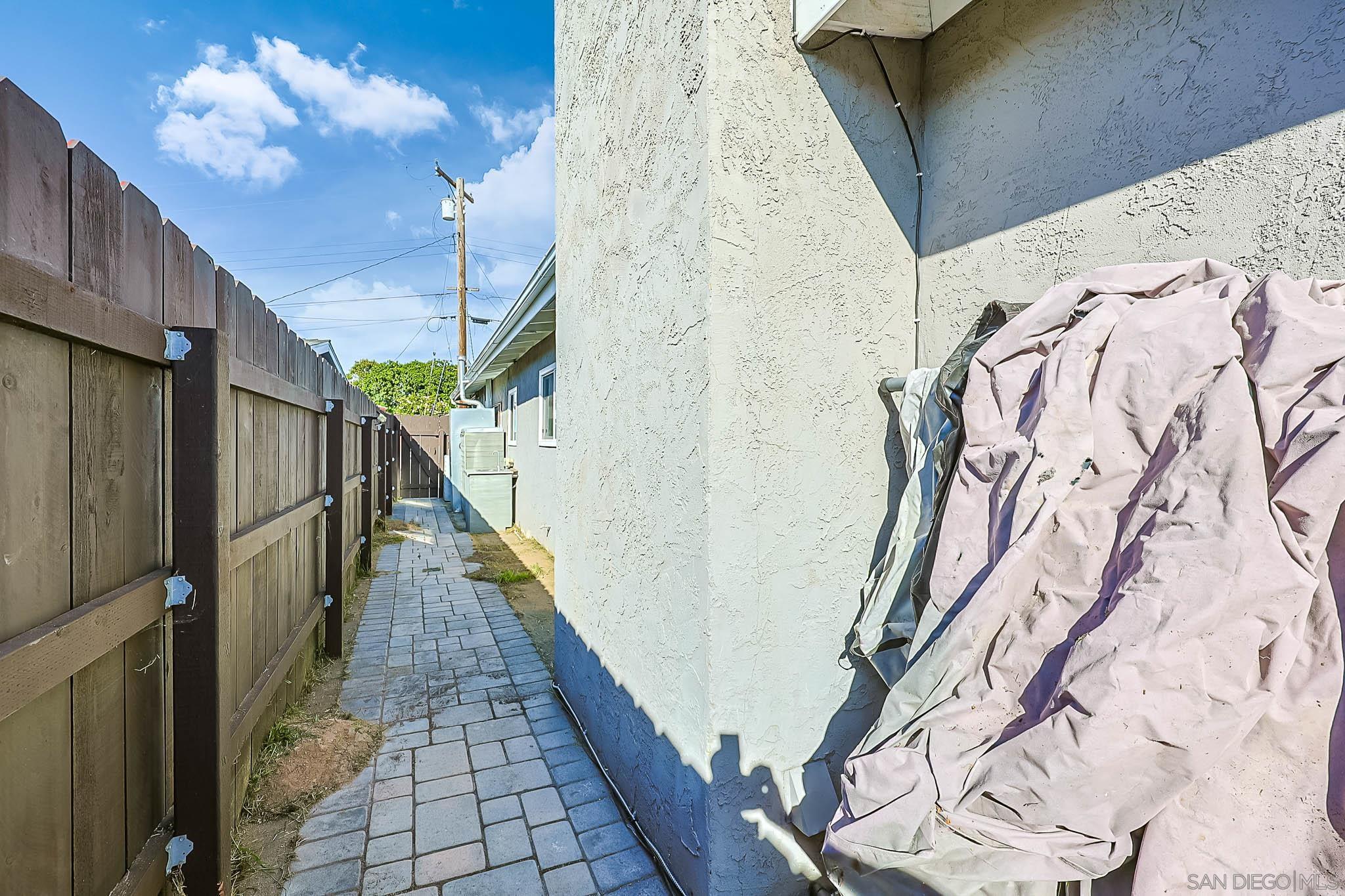 Detail Gallery Image 29 of 35 For 5051  Canosa Ave, San Diego,  CA 92117 - 4 Beds | 2 Baths