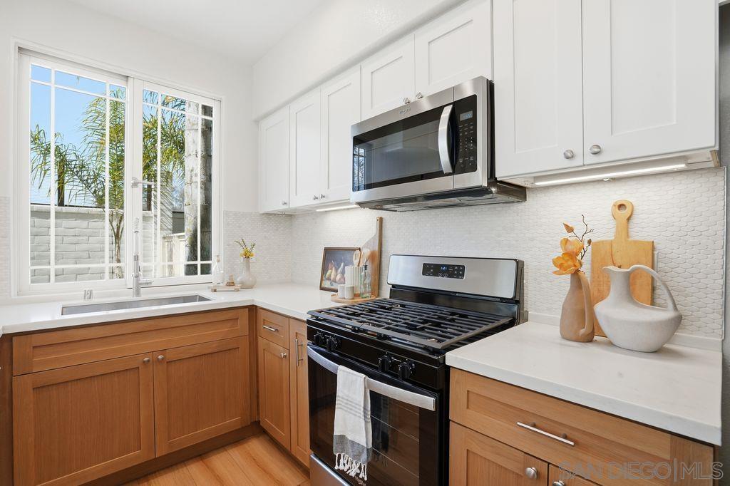 Detail Gallery Image 5 of 25 For 370  Carmel Creeper Place, Encinitas,  CA 92024 - 2 Beds | 2/1 Baths
