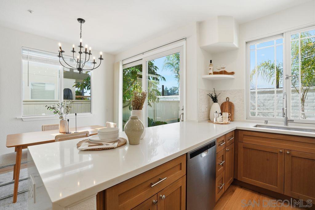 Detail Gallery Image 6 of 25 For 370  Carmel Creeper Place, Encinitas,  CA 92024 - 2 Beds | 2/1 Baths