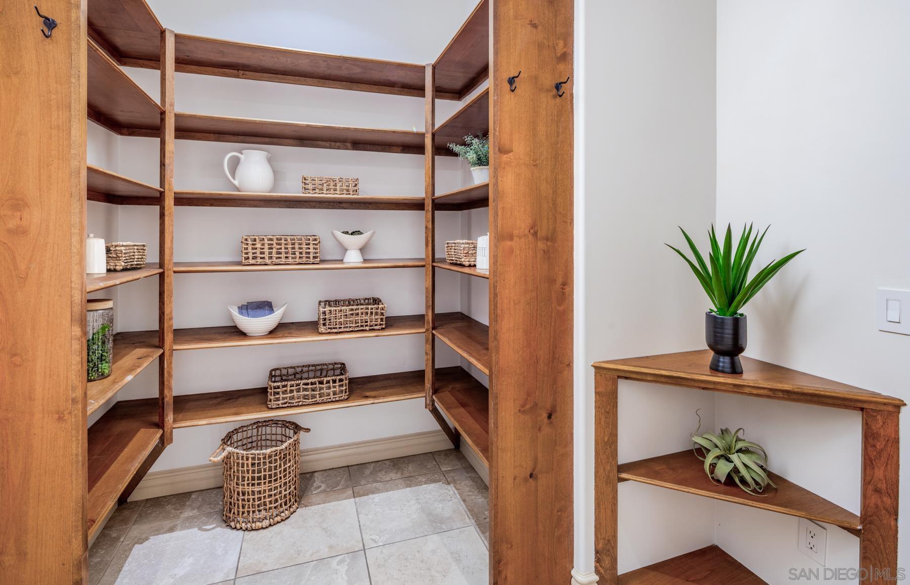 Detail Gallery Image 11 of 39 For 7718  Camino Sin Puente, Rancho Santa Fe,  CA 92067 - 5 Beds | 4/1 Baths