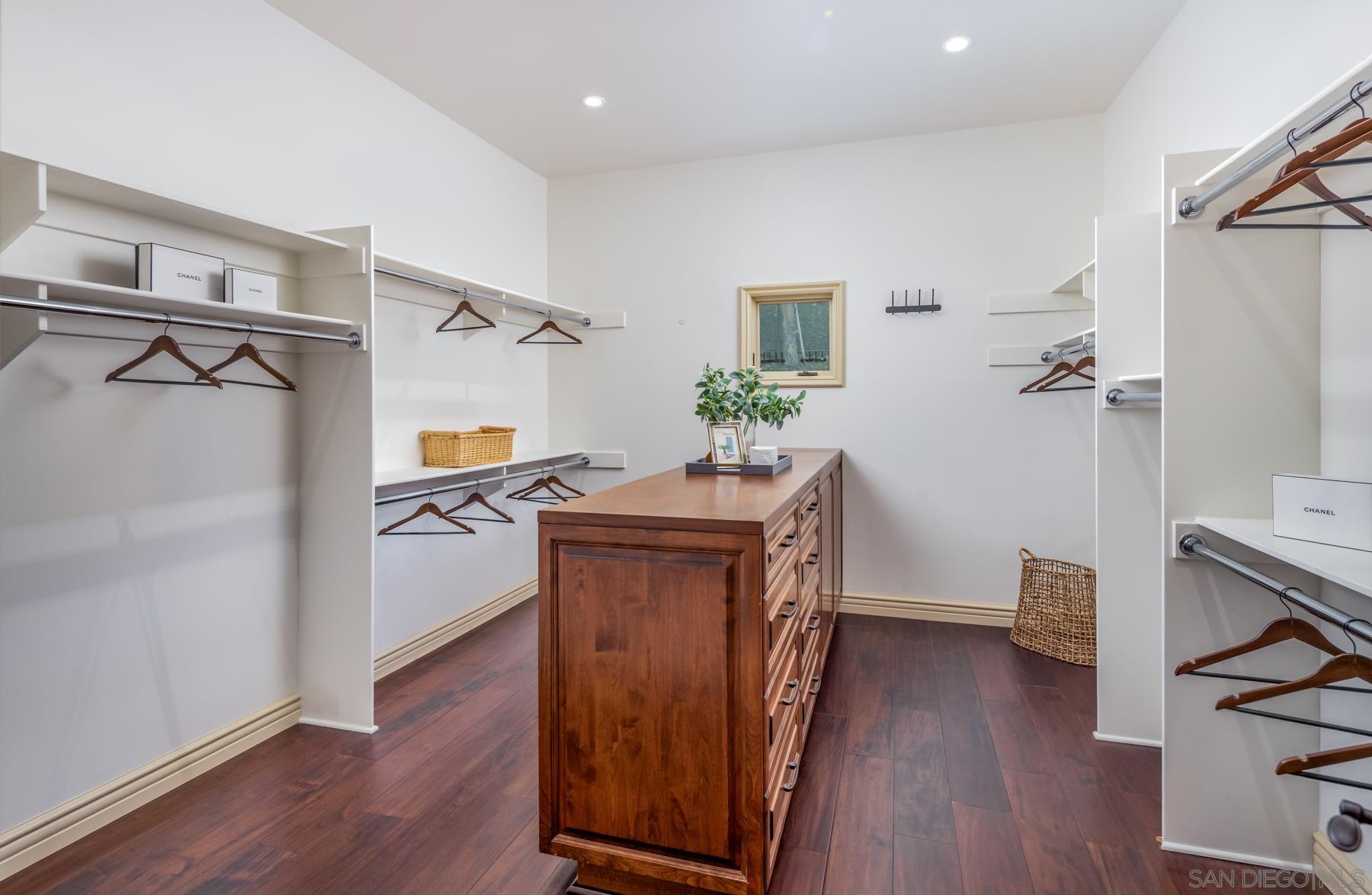 Detail Gallery Image 18 of 39 For 7718  Camino Sin Puente, Rancho Santa Fe,  CA 92067 - 5 Beds | 4/1 Baths