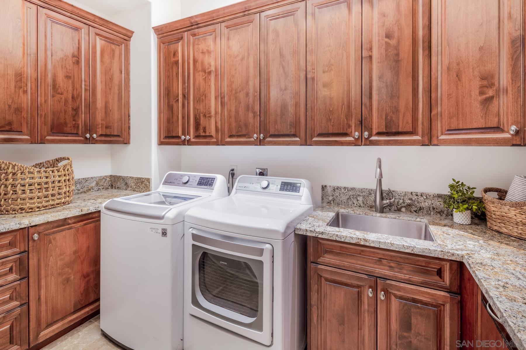 Detail Gallery Image 27 of 39 For 7718  Camino Sin Puente, Rancho Santa Fe,  CA 92067 - 5 Beds | 4/1 Baths