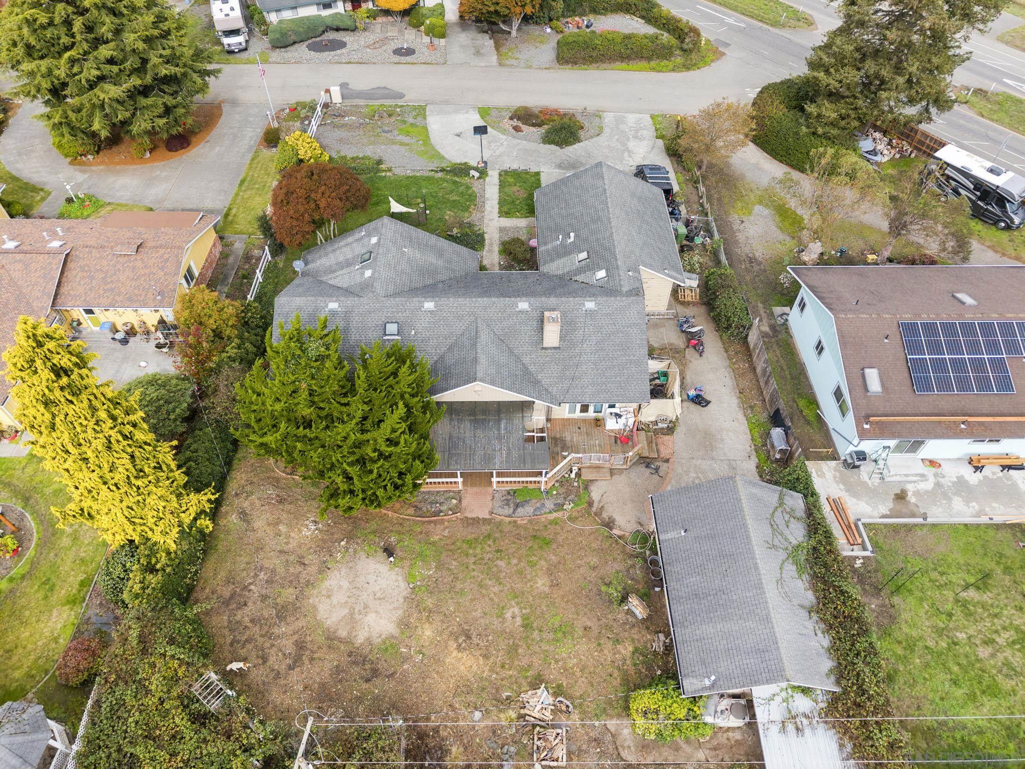 Detail Gallery Image 15 of 17 For 1297  Atterberry Ln, Fortuna,  CA 95540 - 3 Beds | 2 Baths