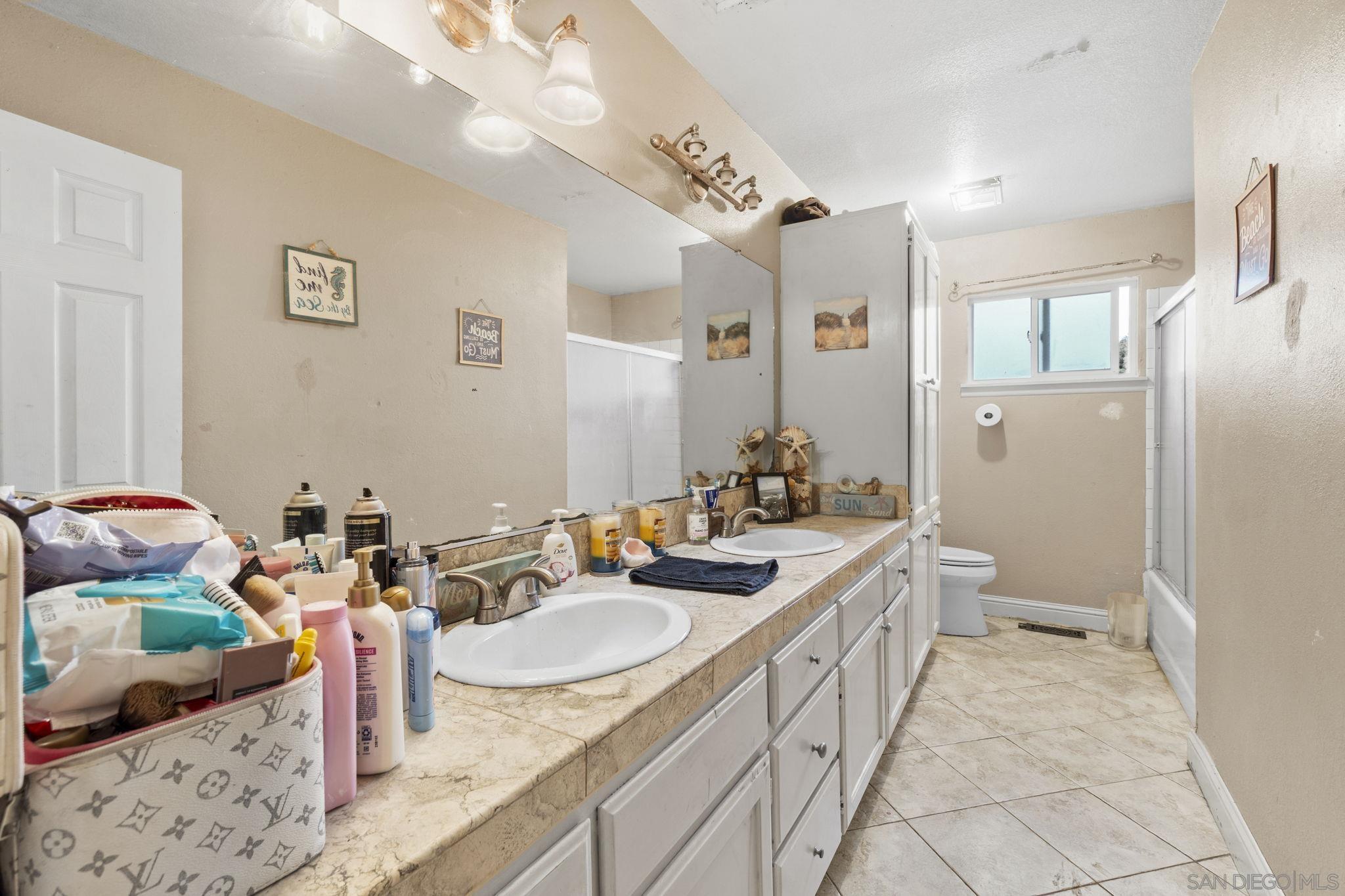 Detail Gallery Image 10 of 17 For 1297  Atterberry Ln, Fortuna,  CA 95540 - 3 Beds | 2 Baths