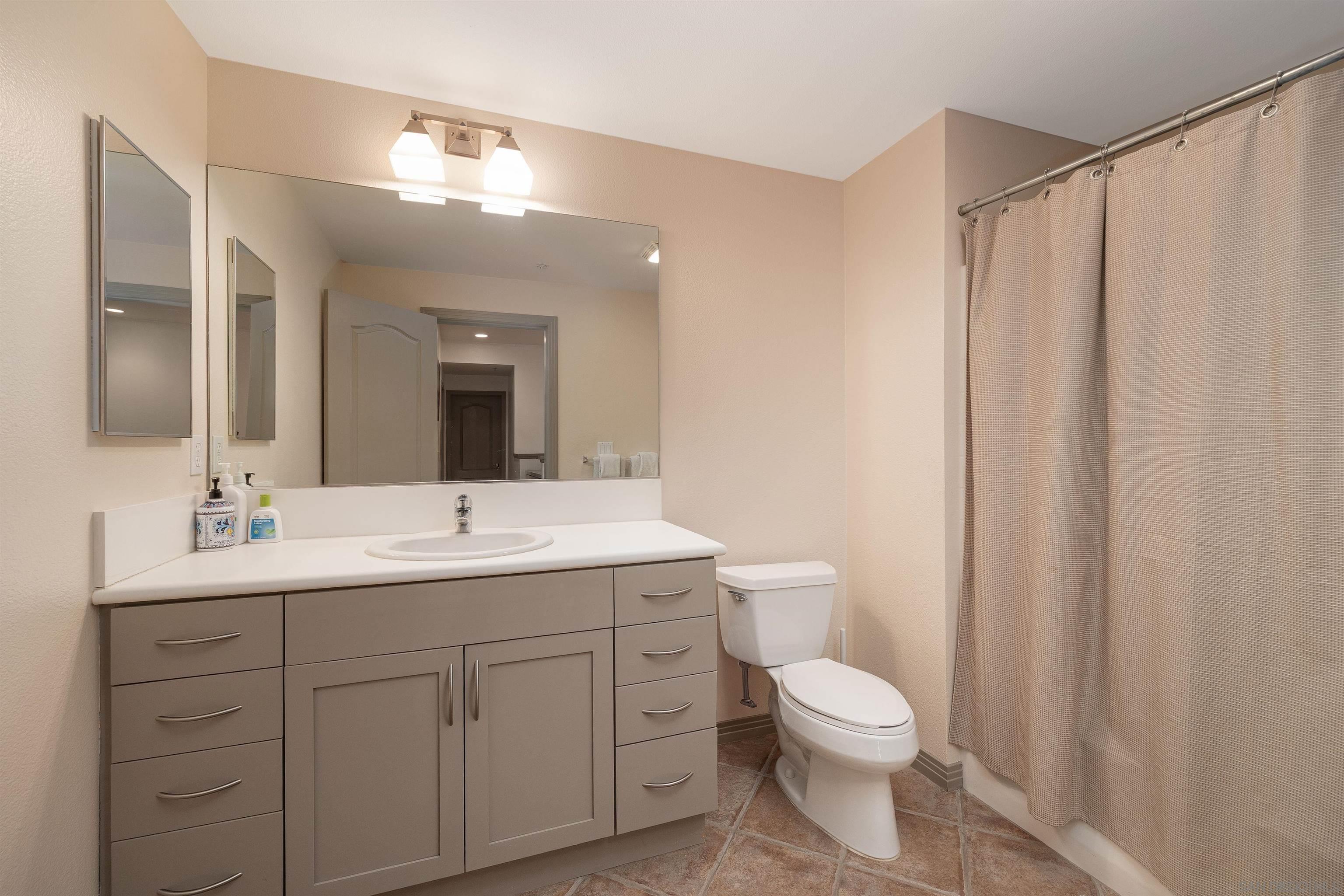 Detail Gallery Image 13 of 25 For 1750  Kettner Blvd  #107,  San Diego,  CA 92101 - 2 Beds | 2/1 Baths