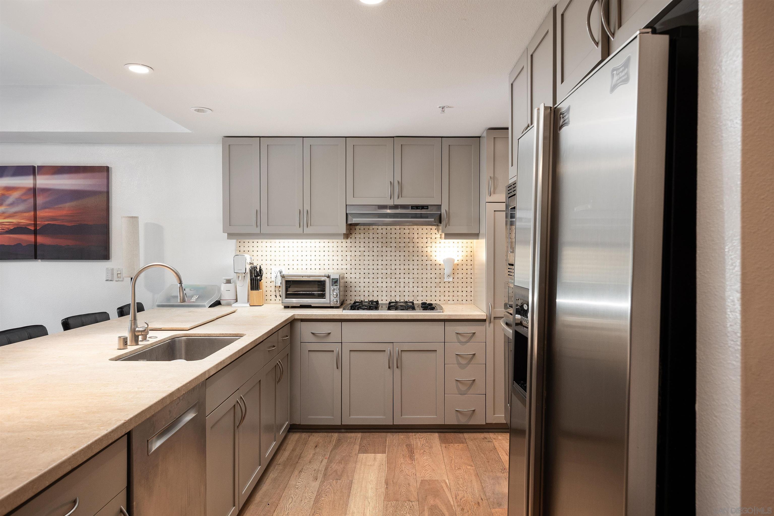 Detail Gallery Image 4 of 25 For 1750  Kettner Blvd  #107,  San Diego,  CA 92101 - 2 Beds | 2/1 Baths