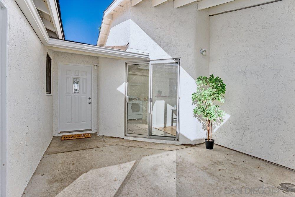 Detail Gallery Image 2 of 19 For 2866  Whitney, San Diego,  CA 92111 - 4 Beds | 1 Baths