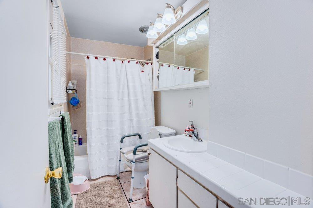 Detail Gallery Image 13 of 19 For 2866  Whitney, San Diego,  CA 92111 - 4 Beds | 1 Baths