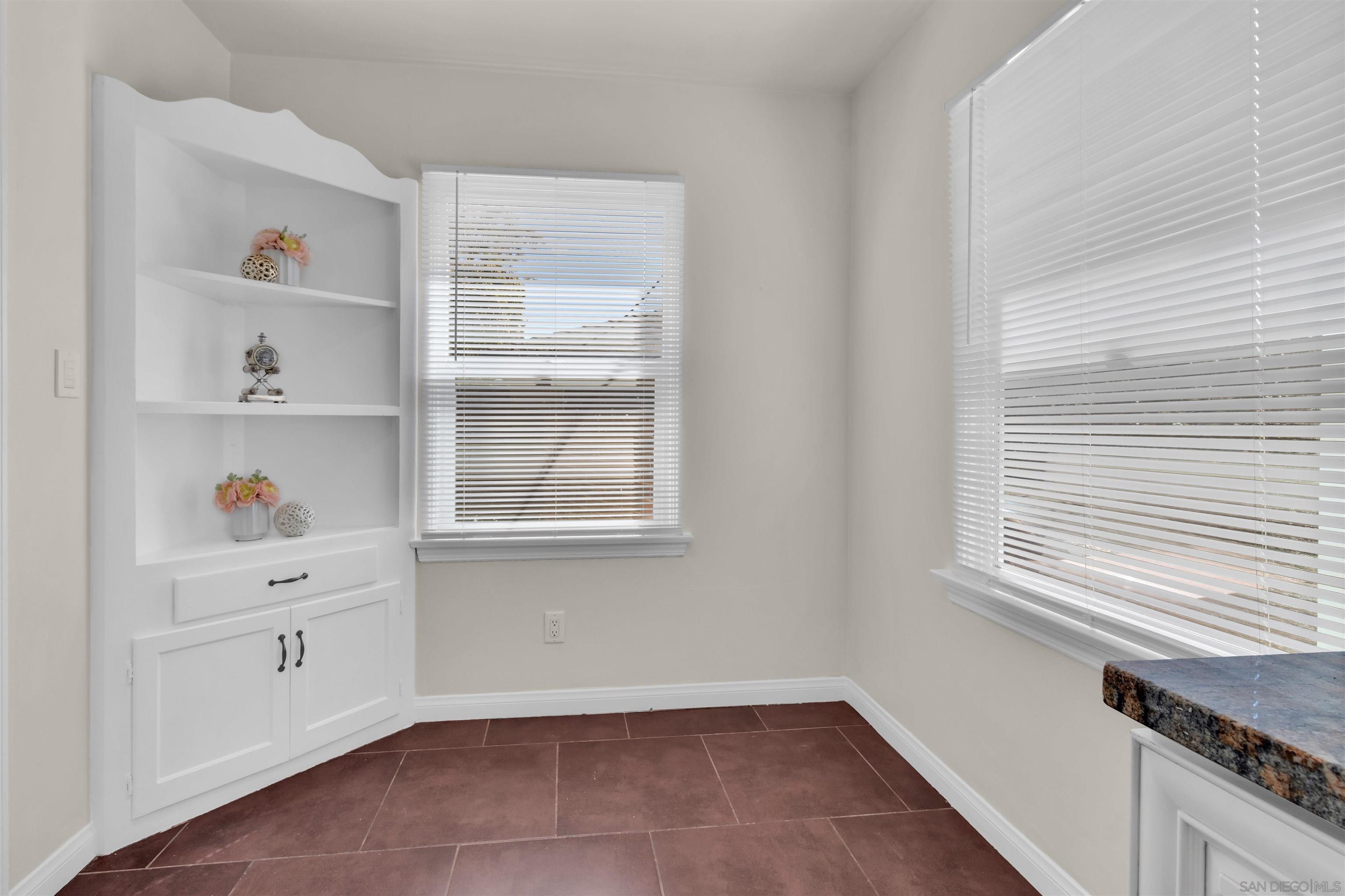 Detail Gallery Image 12 of 38 For 4985  Lucille Dr, San Diego,  CA 92115 - 3 Beds | 2 Baths