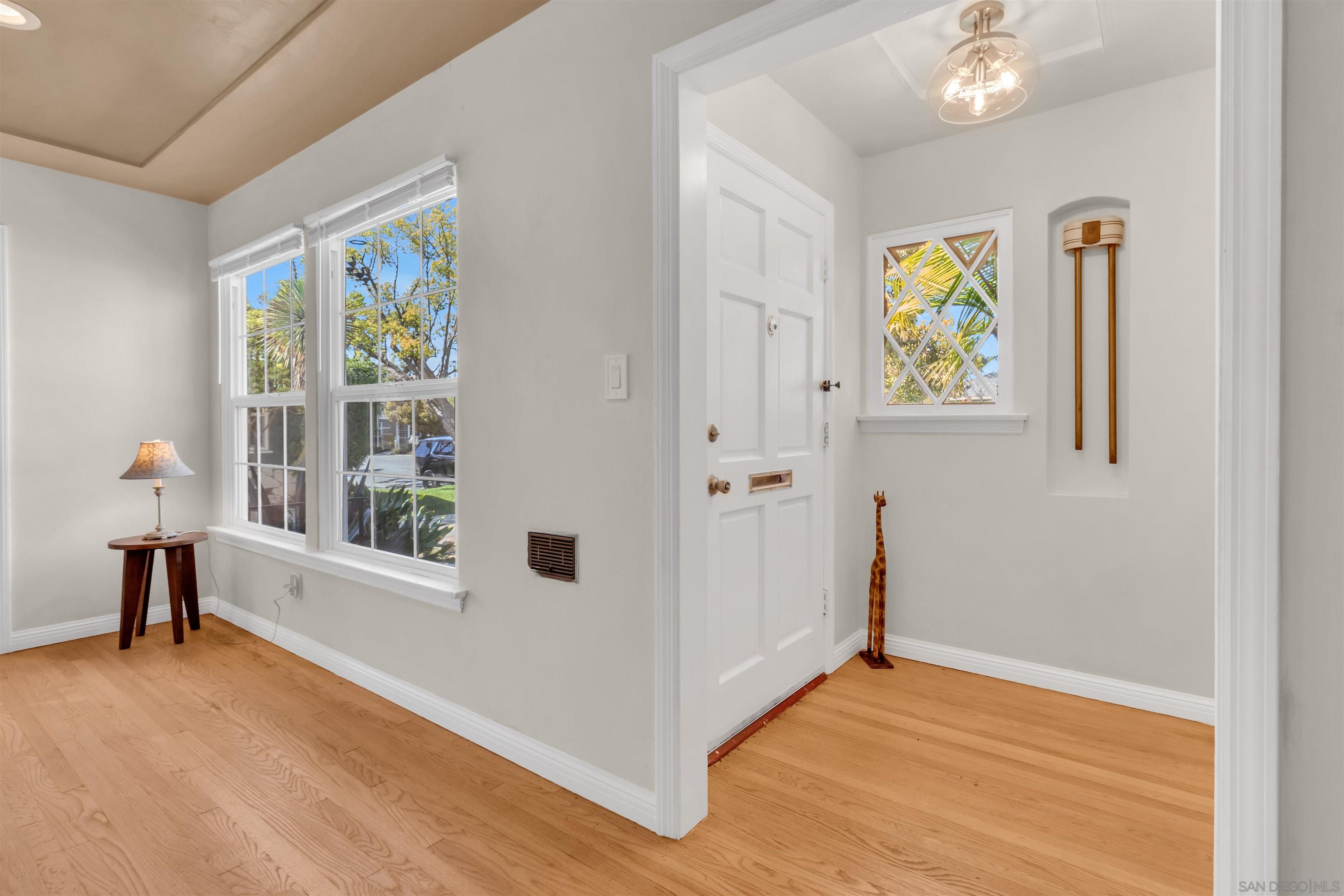 Detail Gallery Image 14 of 38 For 4985  Lucille Dr, San Diego,  CA 92115 - 3 Beds | 2 Baths