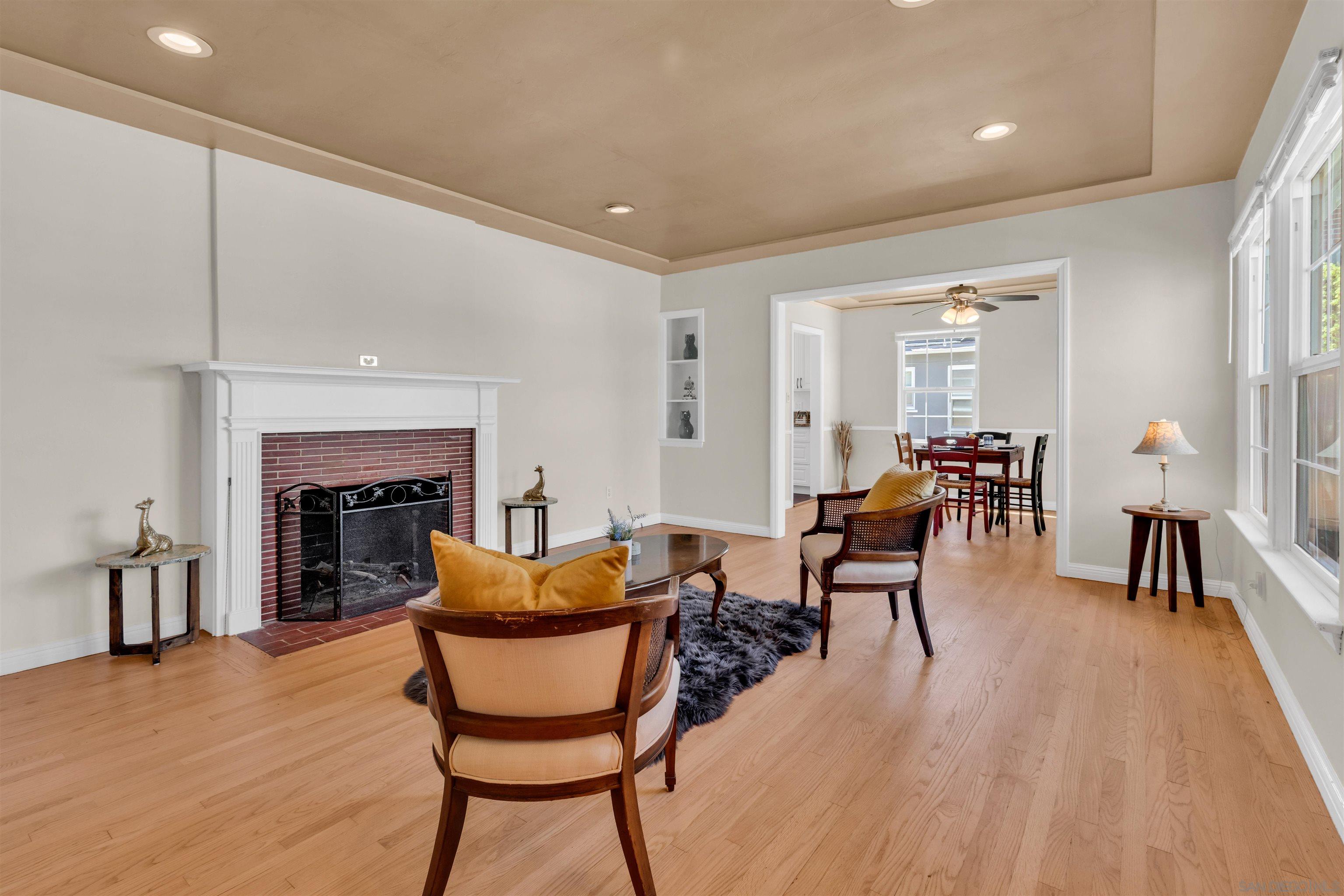 Detail Gallery Image 3 of 38 For 4985  Lucille Dr, San Diego,  CA 92115 - 3 Beds | 2 Baths