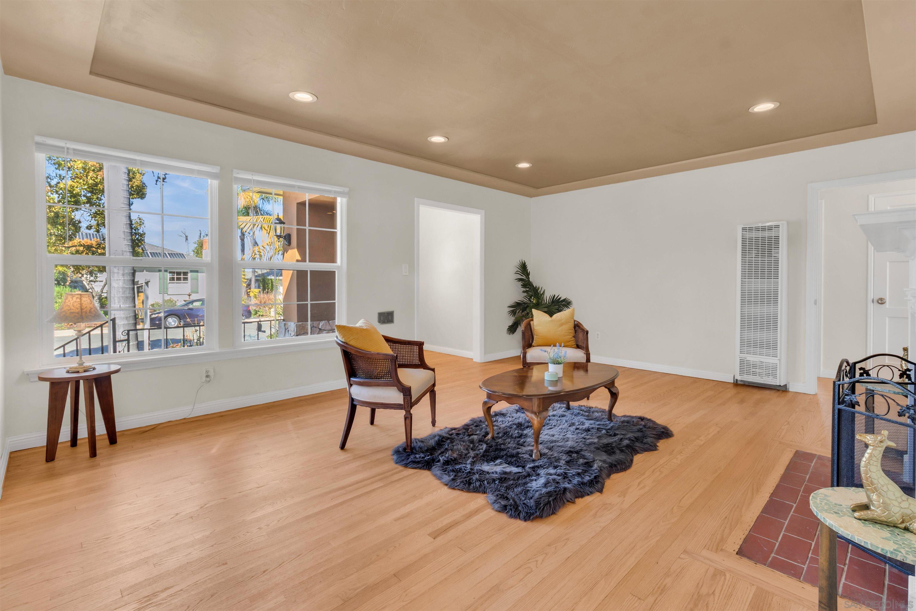 Detail Gallery Image 5 of 38 For 4985  Lucille Dr, San Diego,  CA 92115 - 3 Beds | 2 Baths