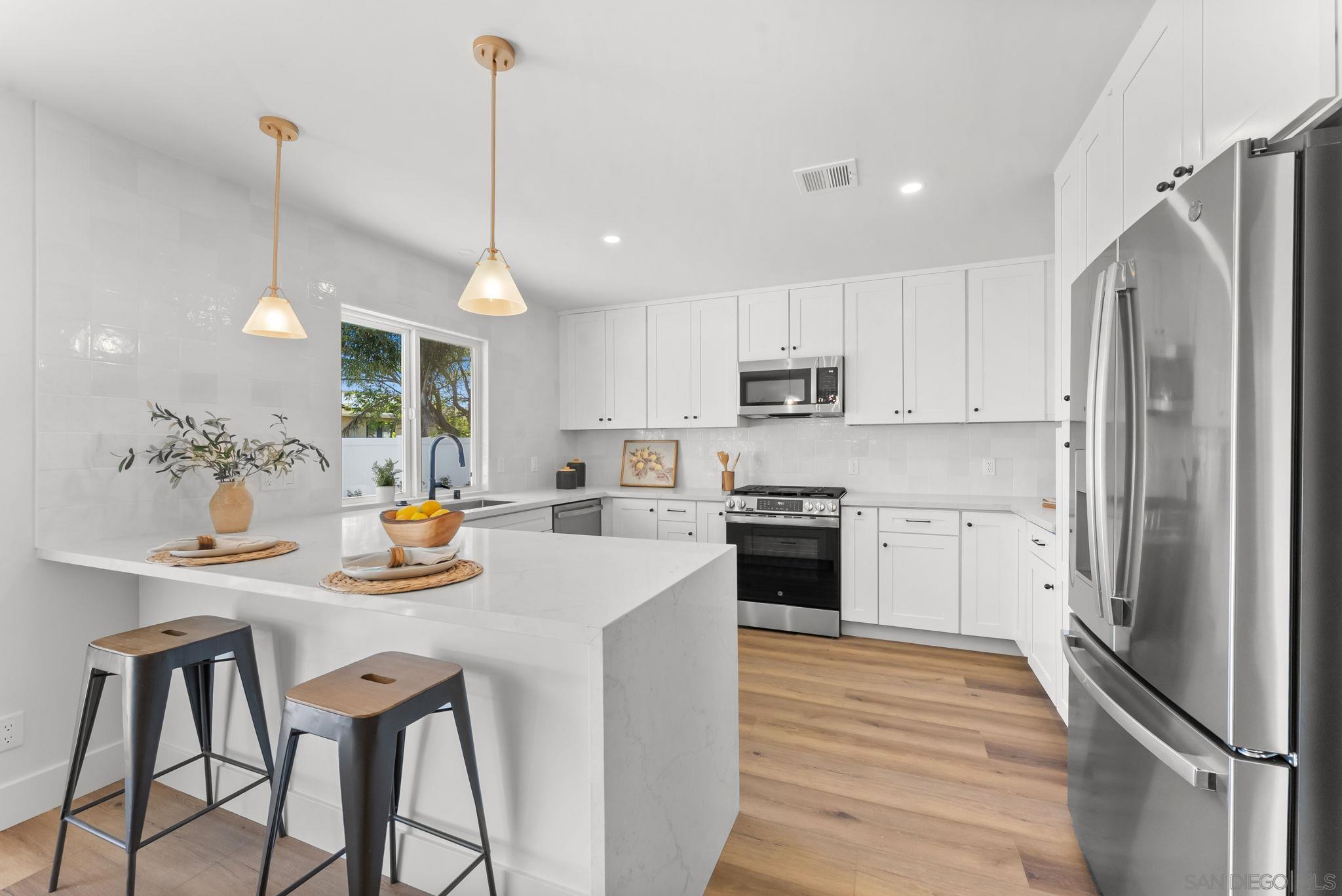 Front Image Thumbnail for SD260004574