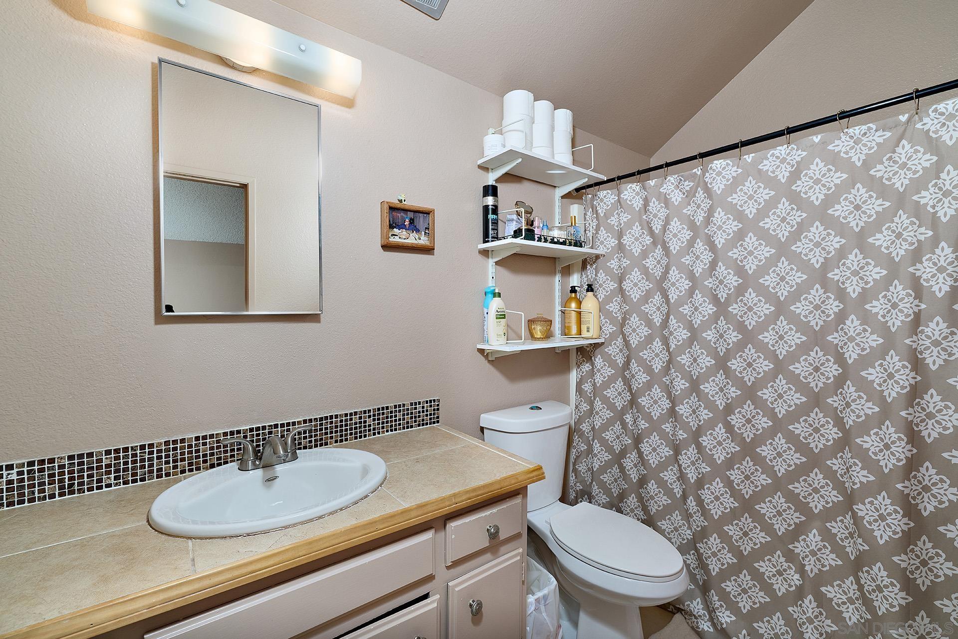 Detail Gallery Image 15 of 41 For 4116  Chasin St, Oceanside,  CA 92056 - 4 Beds | 2/1 Baths