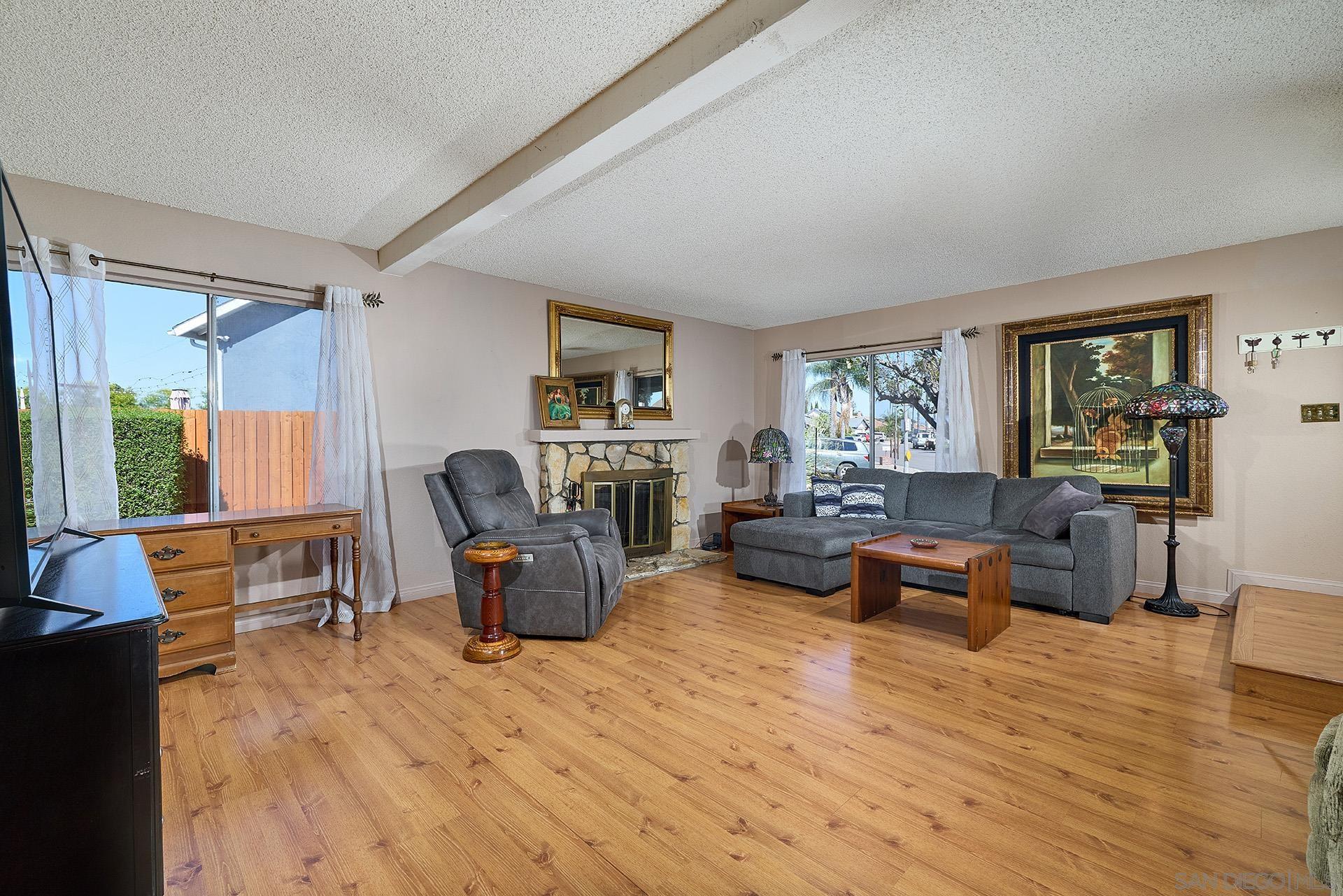 Detail Gallery Image 6 of 41 For 4116  Chasin St, Oceanside,  CA 92056 - 4 Beds | 2/1 Baths