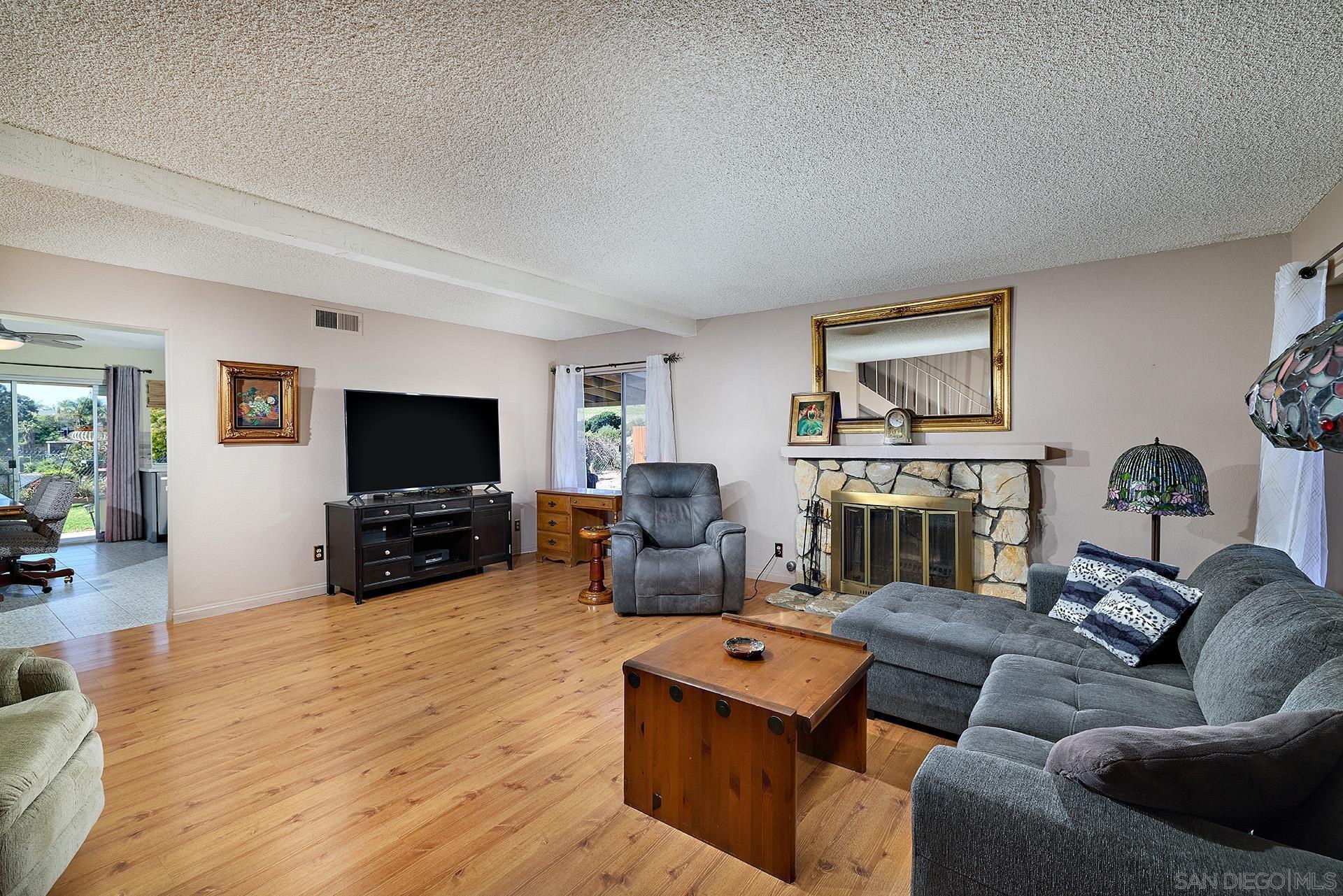 Detail Gallery Image 7 of 41 For 4116  Chasin St, Oceanside,  CA 92056 - 4 Beds | 2/1 Baths