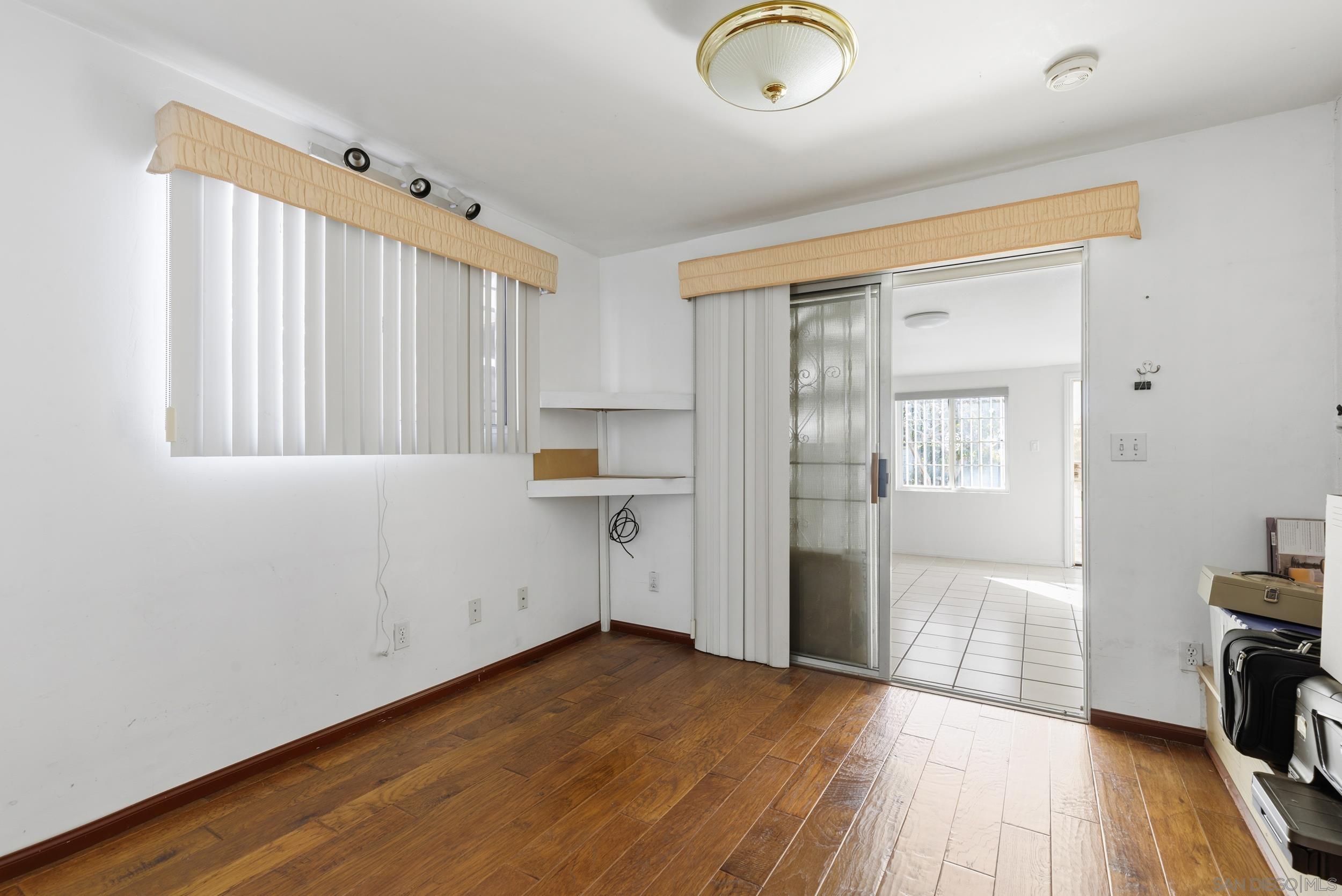 Detail Gallery Image 8 of 17 For 538  Paraiso Ave., Spring Valley,  CA 91977 - 6 Beds | 2 Baths