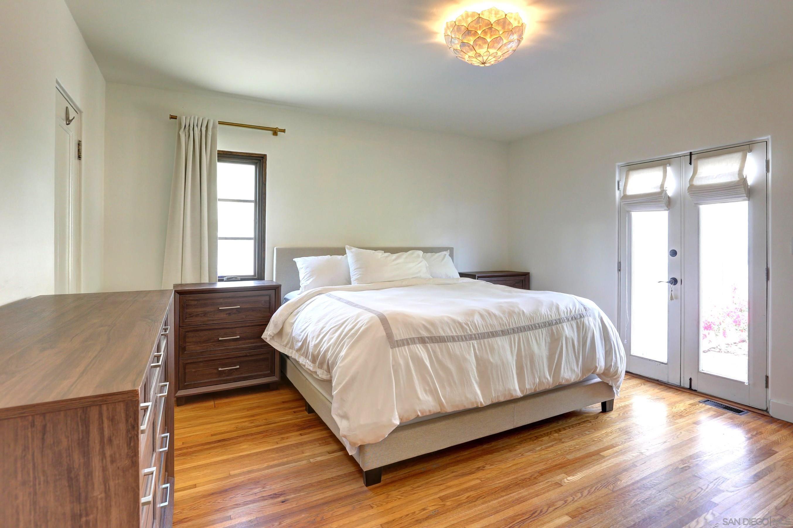 Detail Gallery Image 13 of 26 For 3316  Freeman St, San Diego,  CA 92106 - 3 Beds | 2 Baths