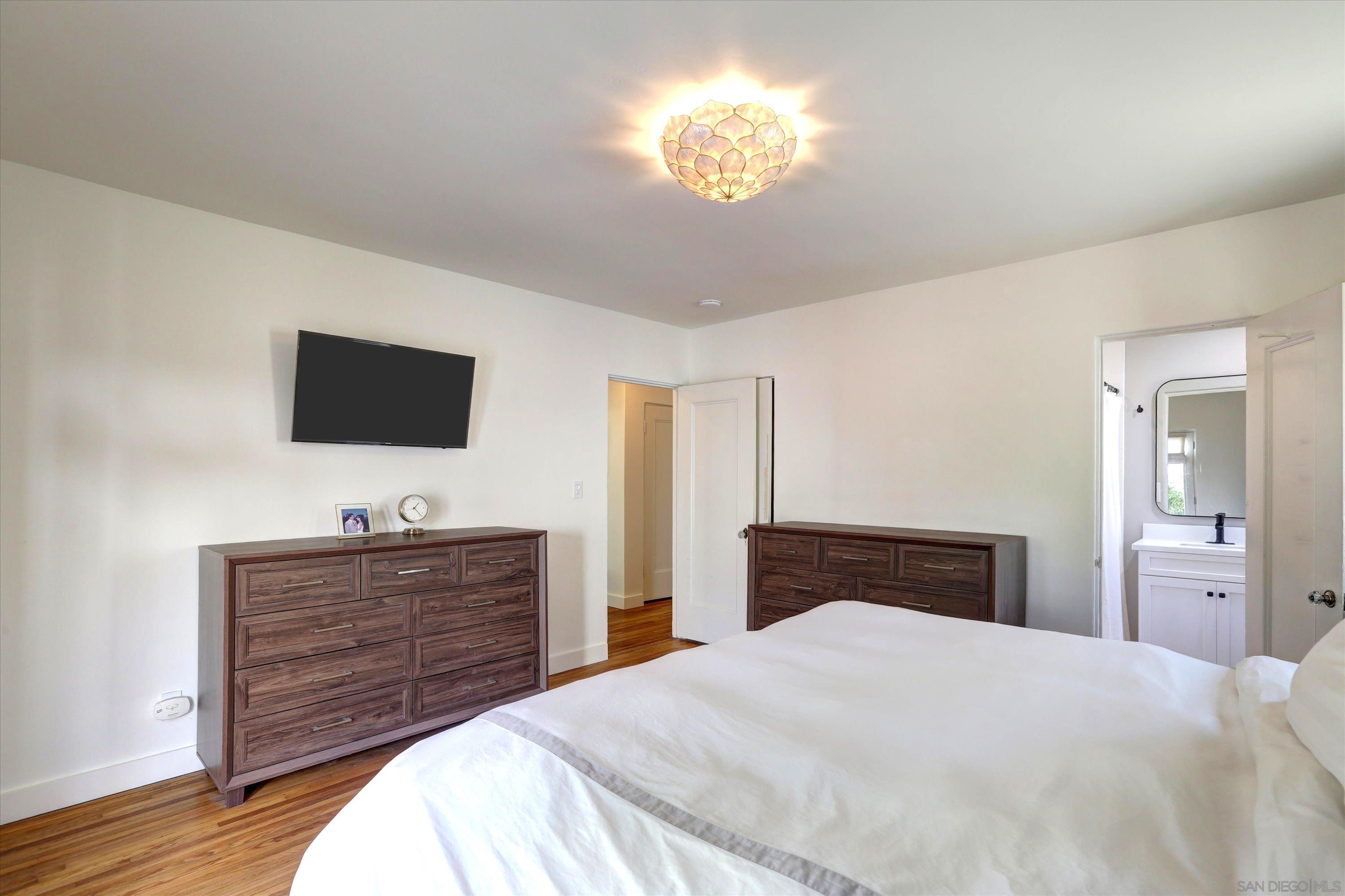 Detail Gallery Image 14 of 26 For 3316  Freeman St, San Diego,  CA 92106 - 3 Beds | 2 Baths