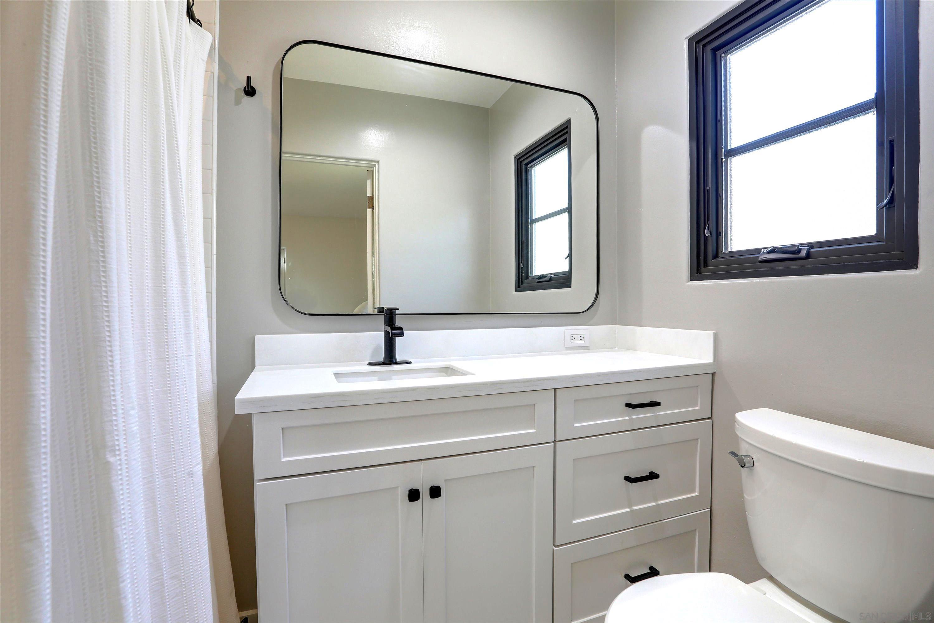 Detail Gallery Image 15 of 26 For 3316  Freeman St, San Diego,  CA 92106 - 3 Beds | 2 Baths