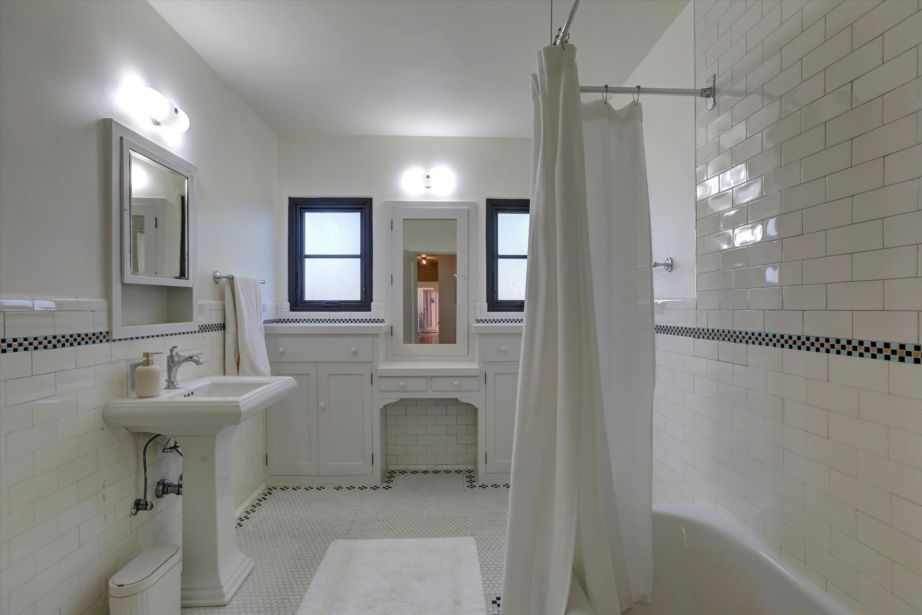 Detail Gallery Image 18 of 26 For 3316  Freeman St, San Diego,  CA 92106 - 3 Beds | 2 Baths