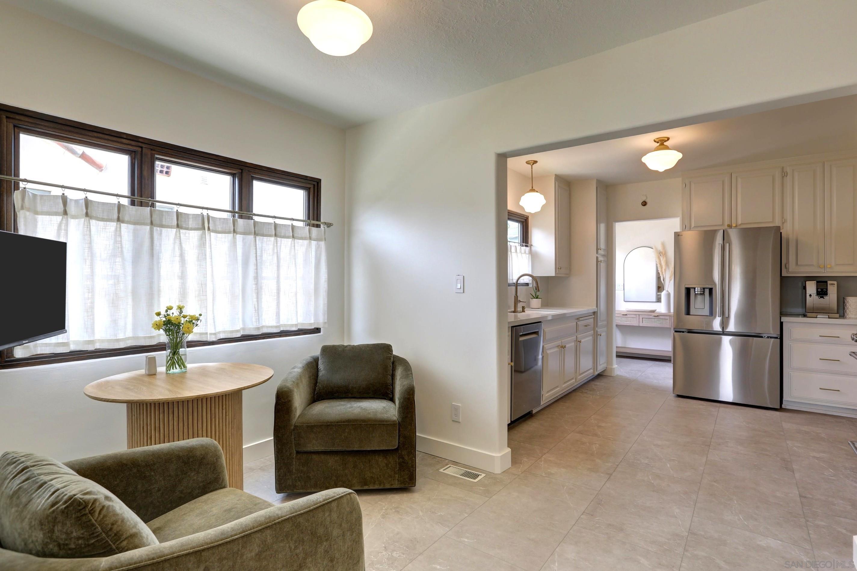 Detail Gallery Image 9 of 26 For 3316  Freeman St, San Diego,  CA 92106 - 3 Beds | 2 Baths