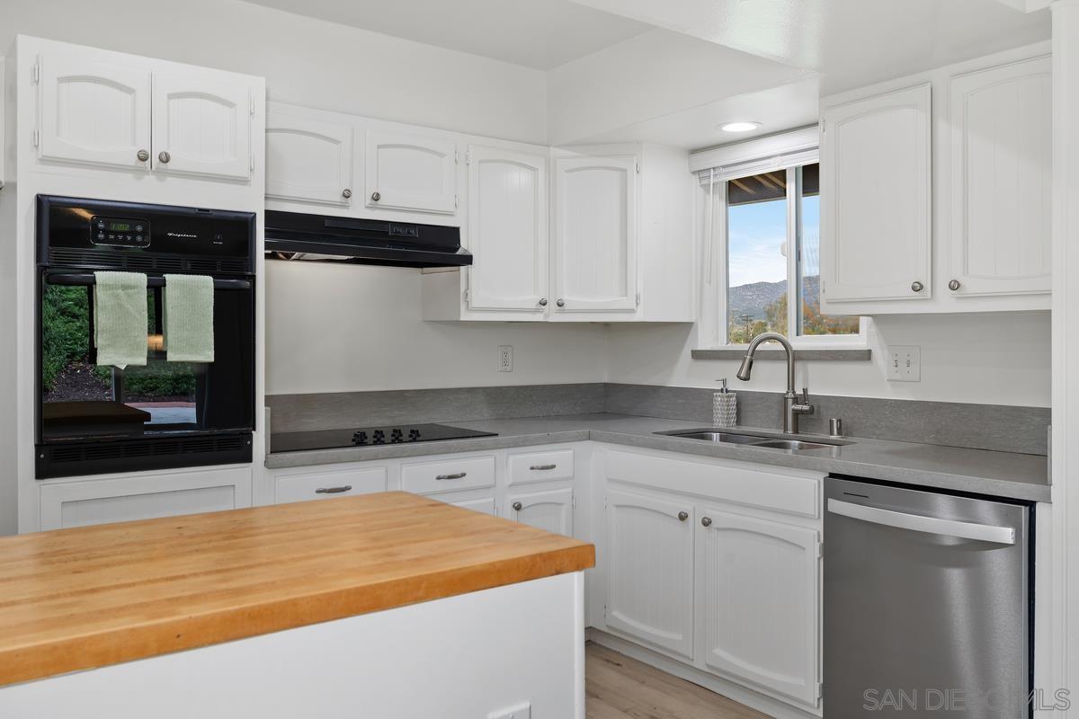 Detail Gallery Image 15 of 39 For 12545  Buckskin Trail, Poway,  CA 92064 - 4 Beds | 2 Baths