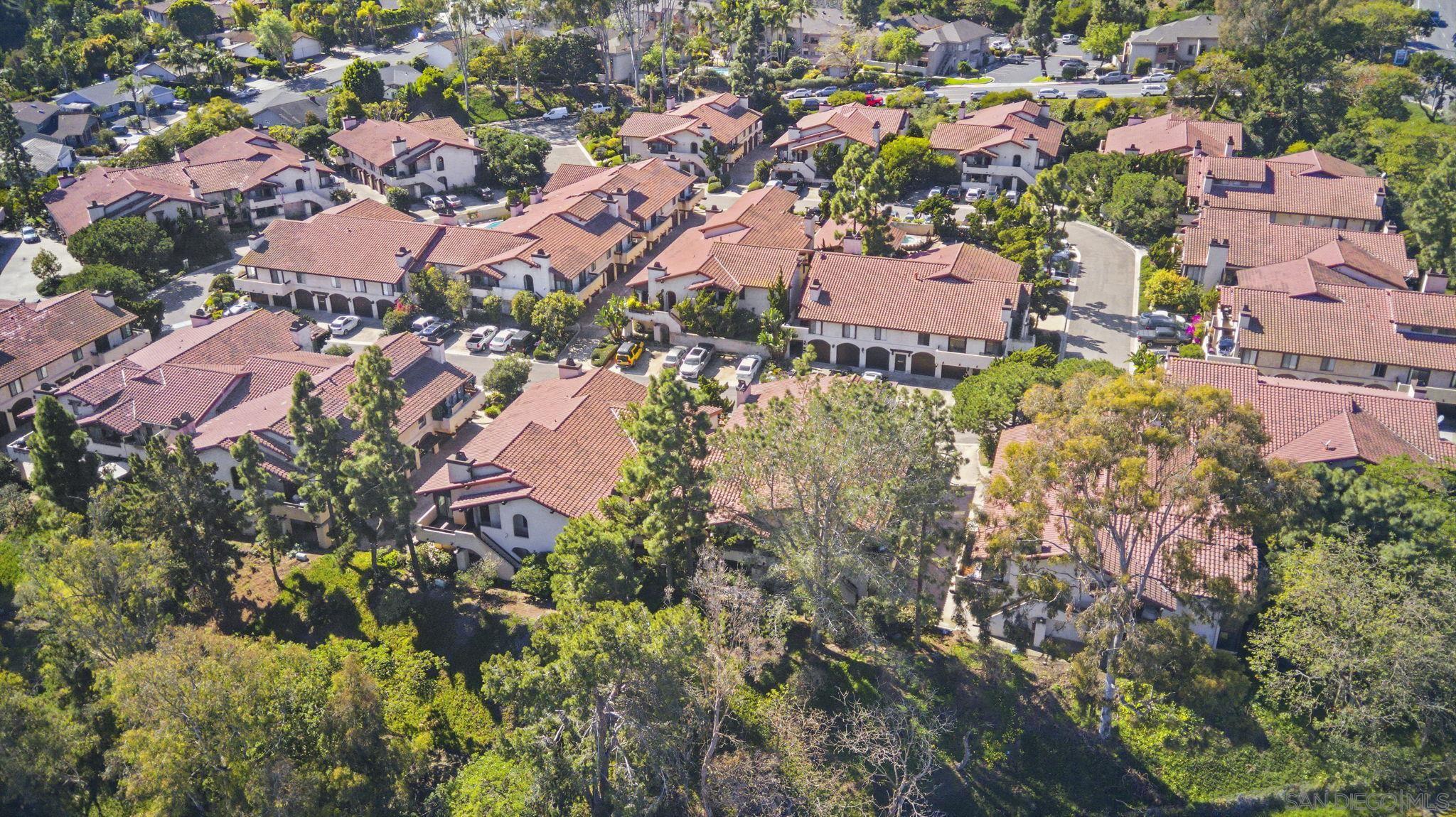 Detail Gallery Image 4 of 51 For 13788  Ruette Le Parc  #D,  Del Mar,  CA 92014 - 1 Beds | 1 Baths