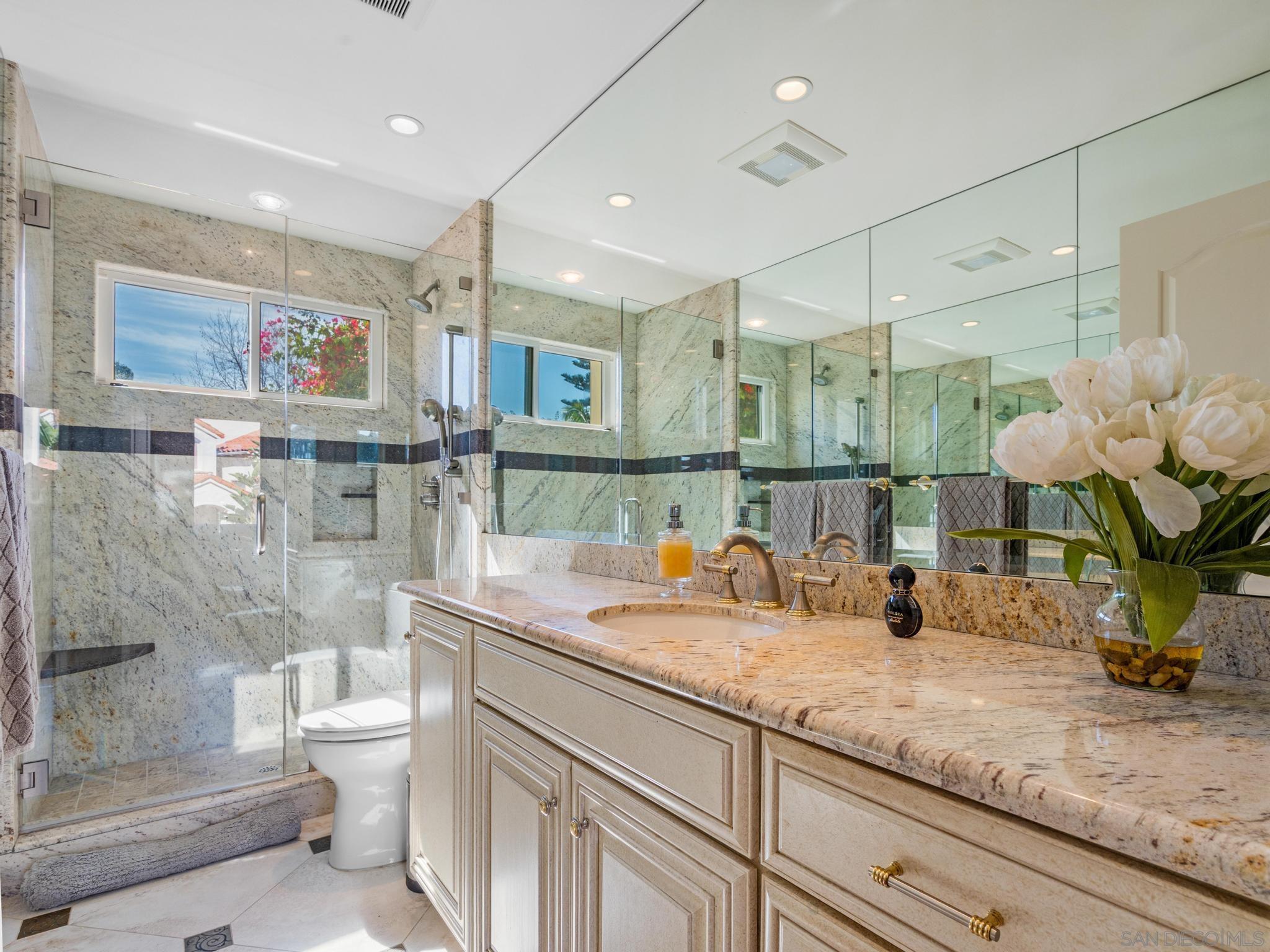 Detail Gallery Image 3 of 67 For 7337  Draper Ave, La Jolla,  CA 92037 - 3 Beds | 3 Baths