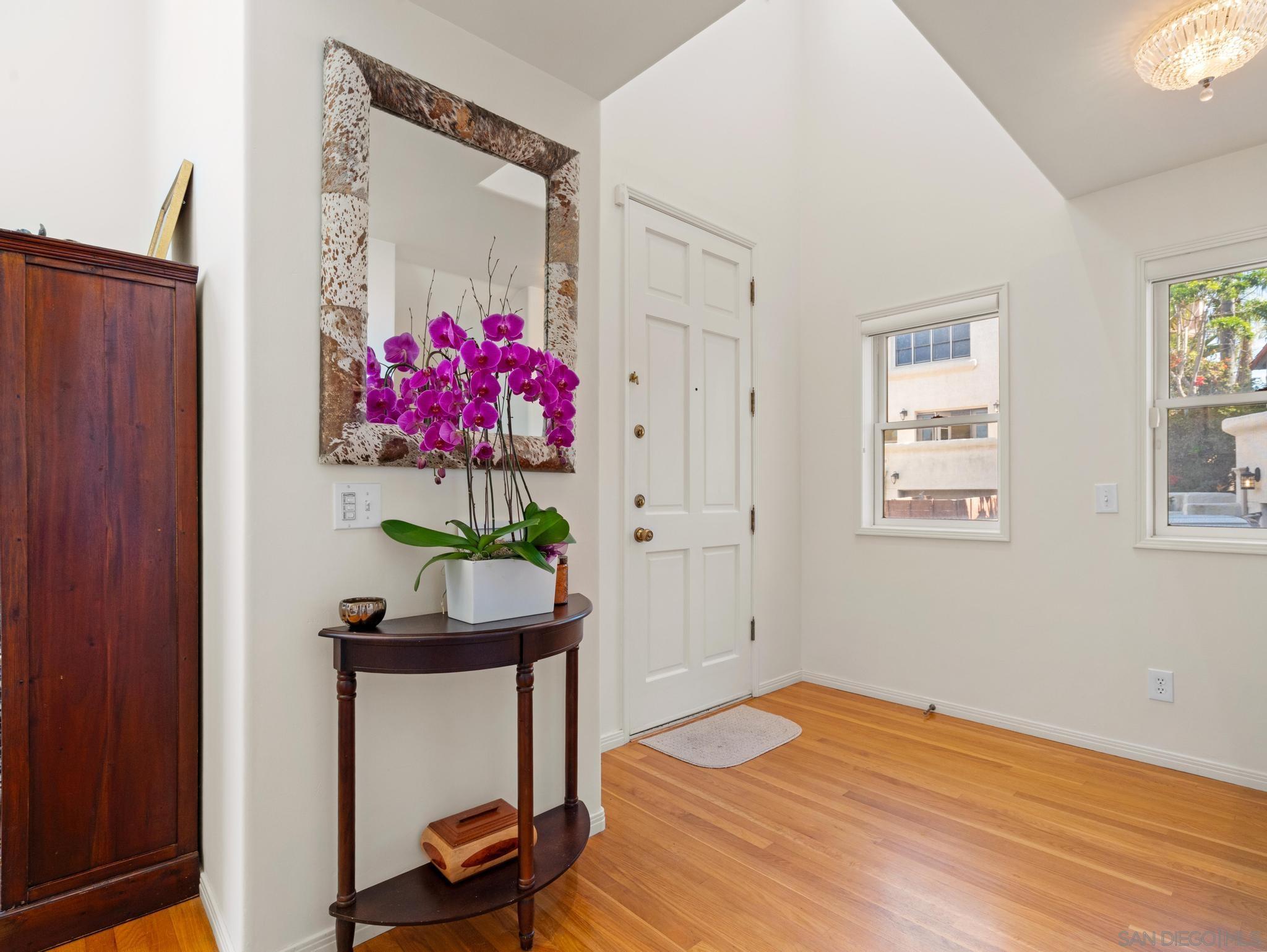 Detail Gallery Image 9 of 67 For 7337  Draper Ave, La Jolla,  CA 92037 - 3 Beds | 3 Baths