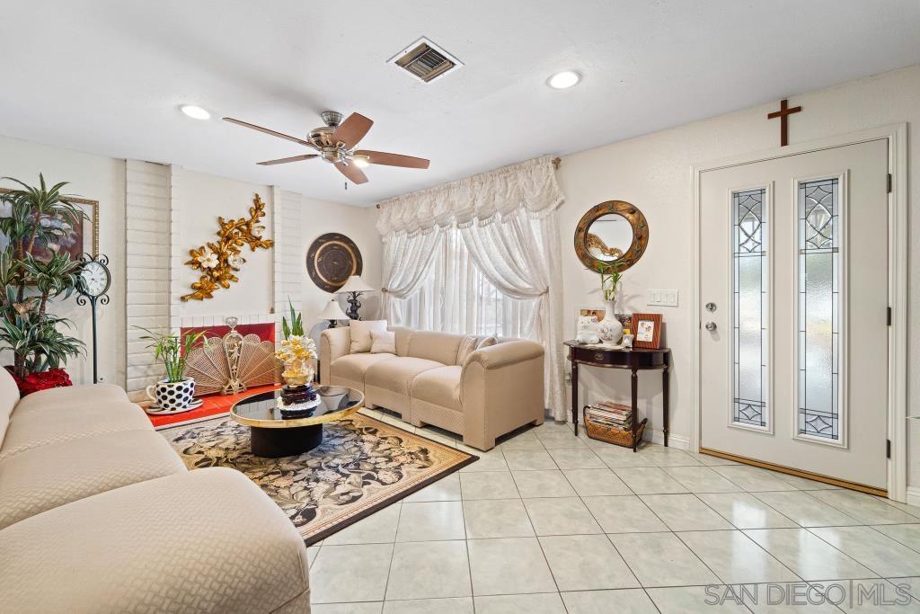 Detail Gallery Image 24 of 30 For 6481  Viewpoint Drive, San Diego,  CA 92139 - 4 Beds | 2/1 Baths