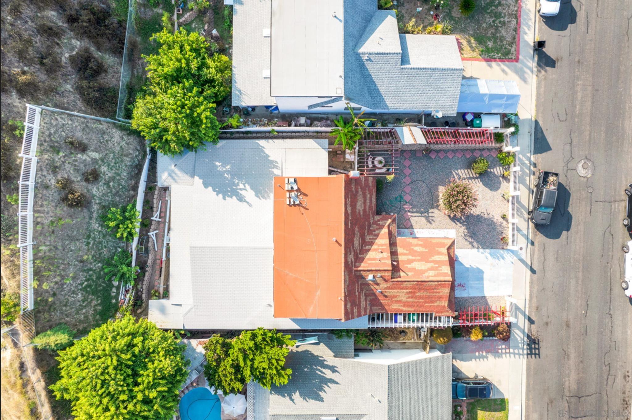 Detail Gallery Image 4 of 30 For 6481  Viewpoint Drive, San Diego,  CA 92139 - 4 Beds | 2/1 Baths